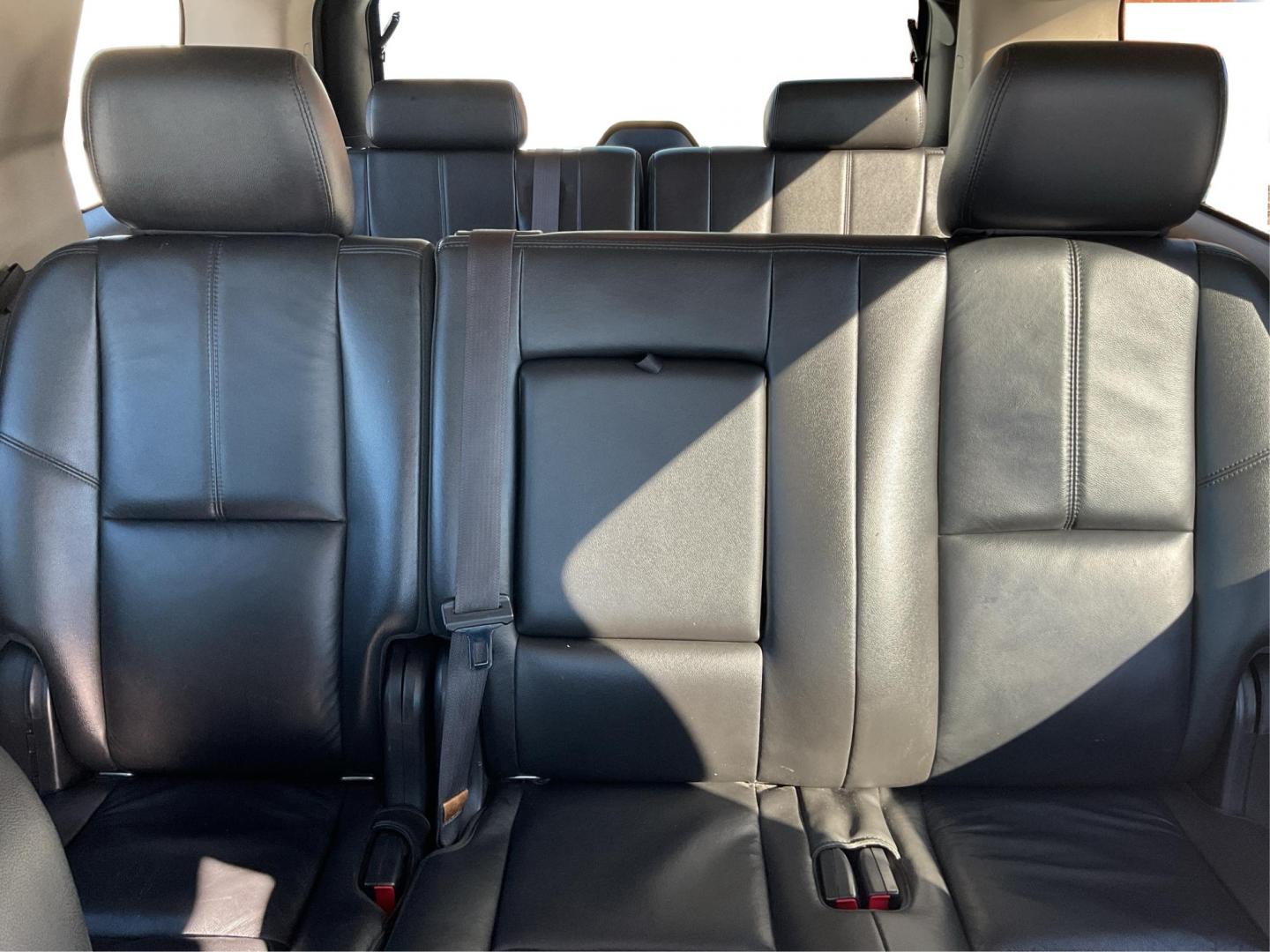 2012 Chevrolet Tahoe LT 4WD (1GNSKBE05CR) with an Other engine, located at 1230 East Main St, Xenia, OH, 45385, (937) 908-9800, 39.688042, -83.910538 - Photo#12