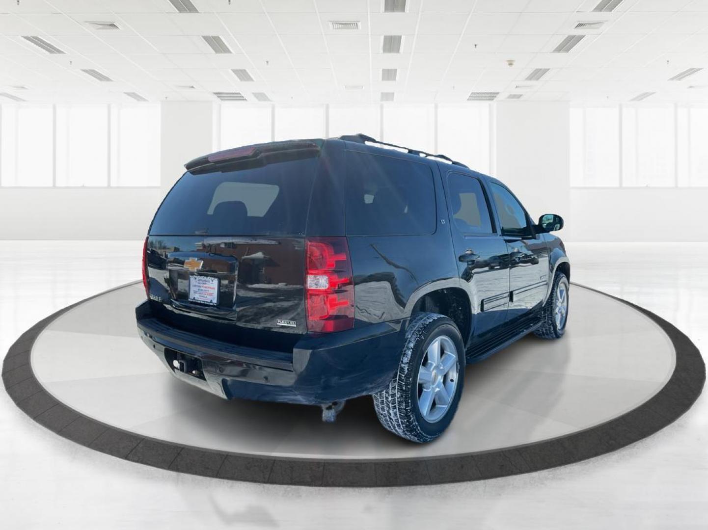2012 Chevrolet Tahoe LT 4WD (1GNSKBE05CR) with an Other engine, located at 1230 East Main St, Xenia, OH, 45385, (937) 908-9800, 39.688042, -83.910538 - Photo#2