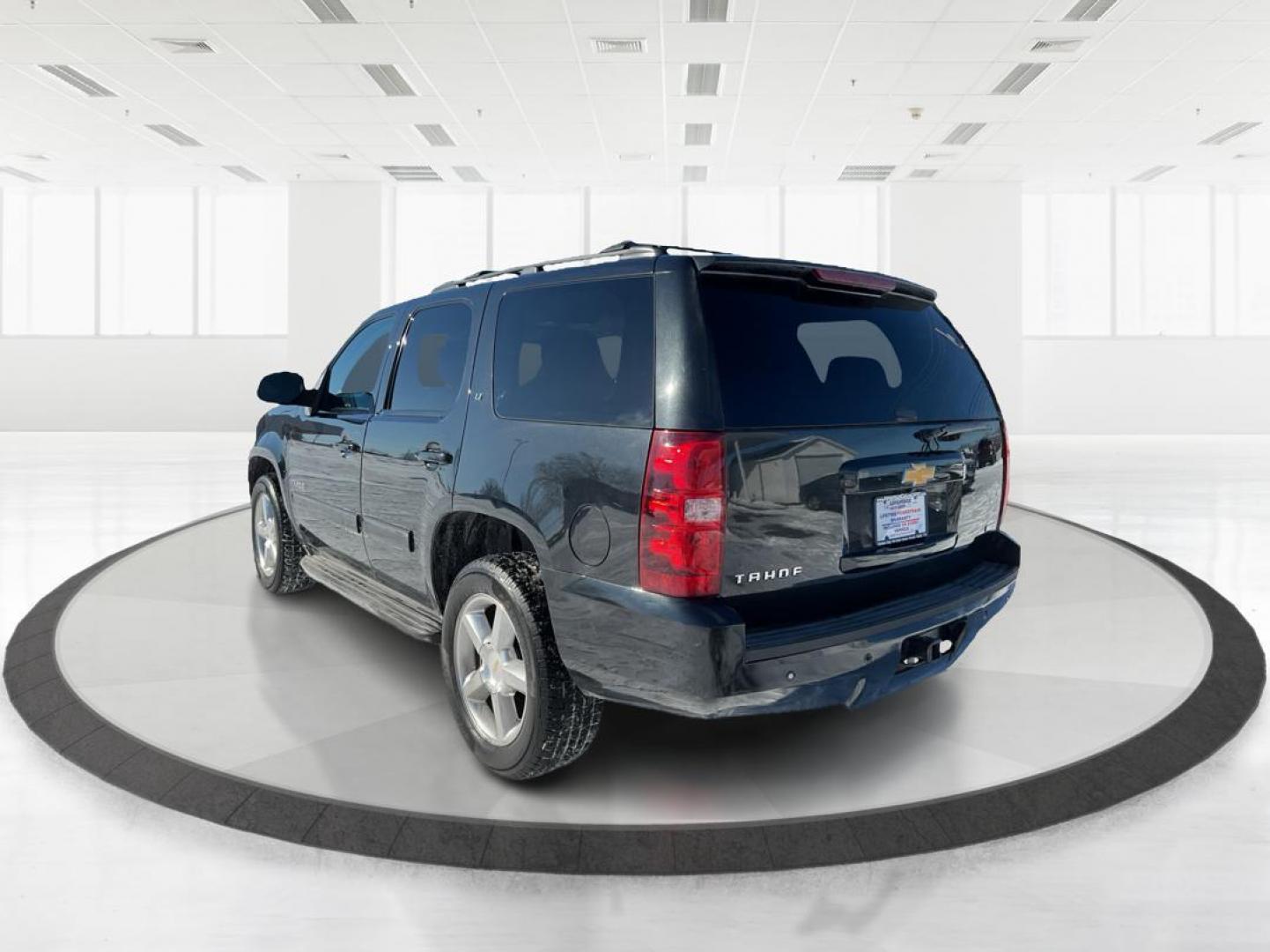 2012 Chevrolet Tahoe LT 4WD (1GNSKBE05CR) with an Other engine, located at 1230 East Main St, Xenia, OH, 45385, (937) 908-9800, 39.688042, -83.910538 - Photo#4