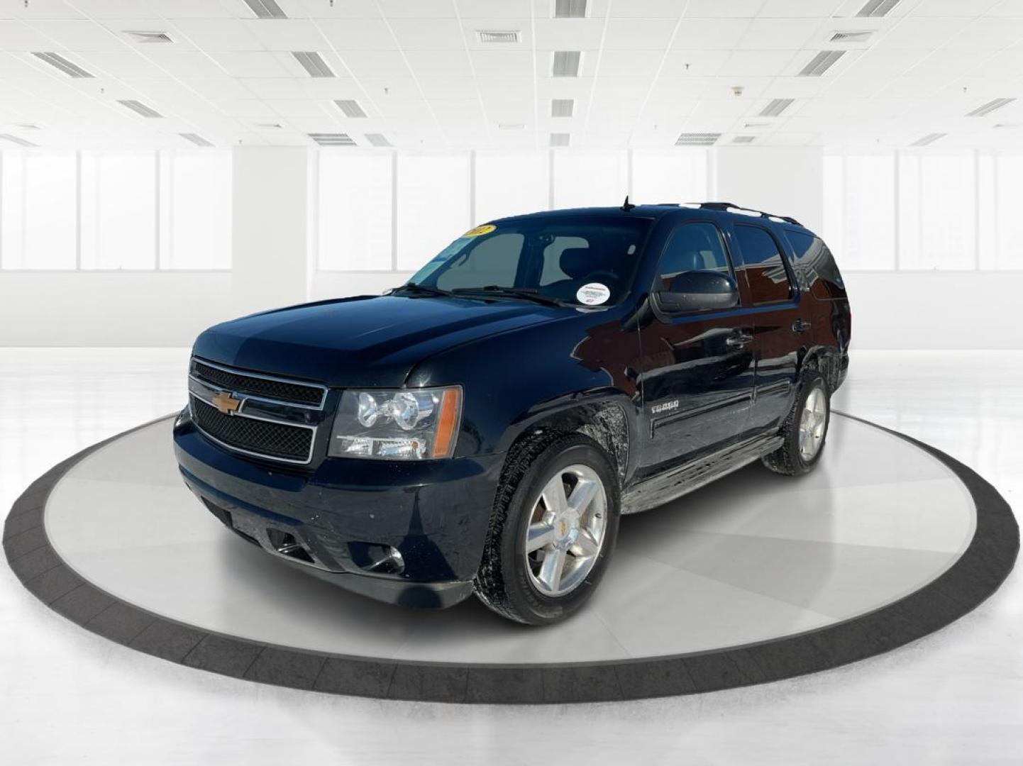 2012 Chevrolet Tahoe LT 4WD (1GNSKBE05CR) with an Other engine, located at 1230 East Main St, Xenia, OH, 45385, (937) 908-9800, 39.688042, -83.910538 - Photo#7