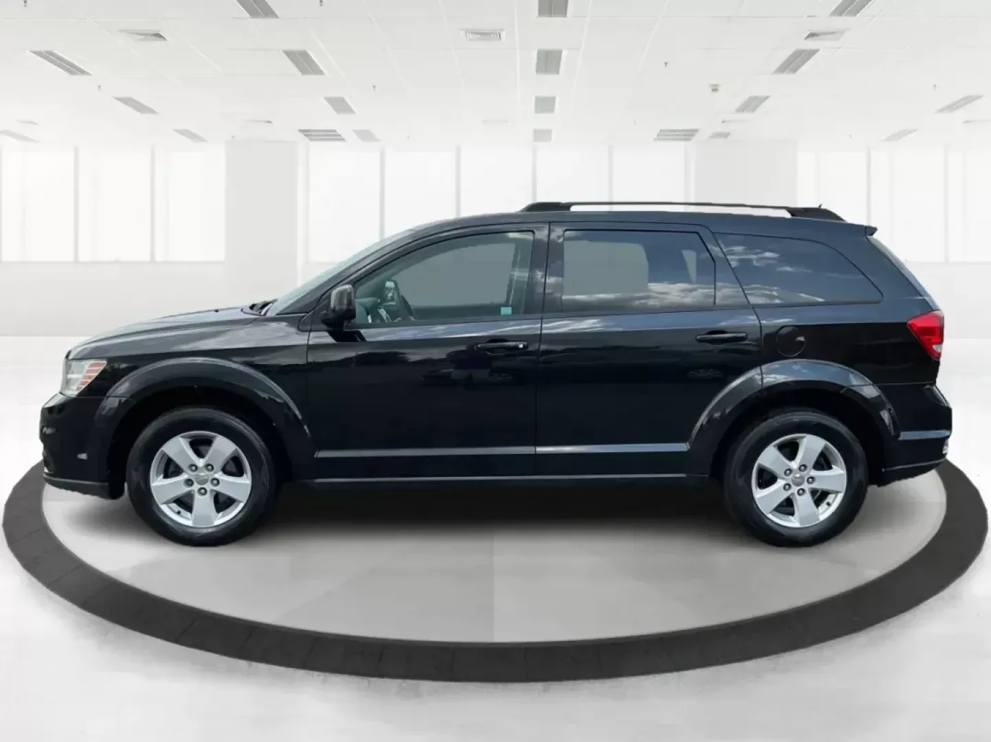 2012 Dodge Journey SXT (3C4PDCBG5CT) with an 2.4L I-4 DOHC engine, located at 401 Woodman Dr, Riverside, OH, 45431, (937) 908-9800, 39.761024, -84.120956 - Photo#5