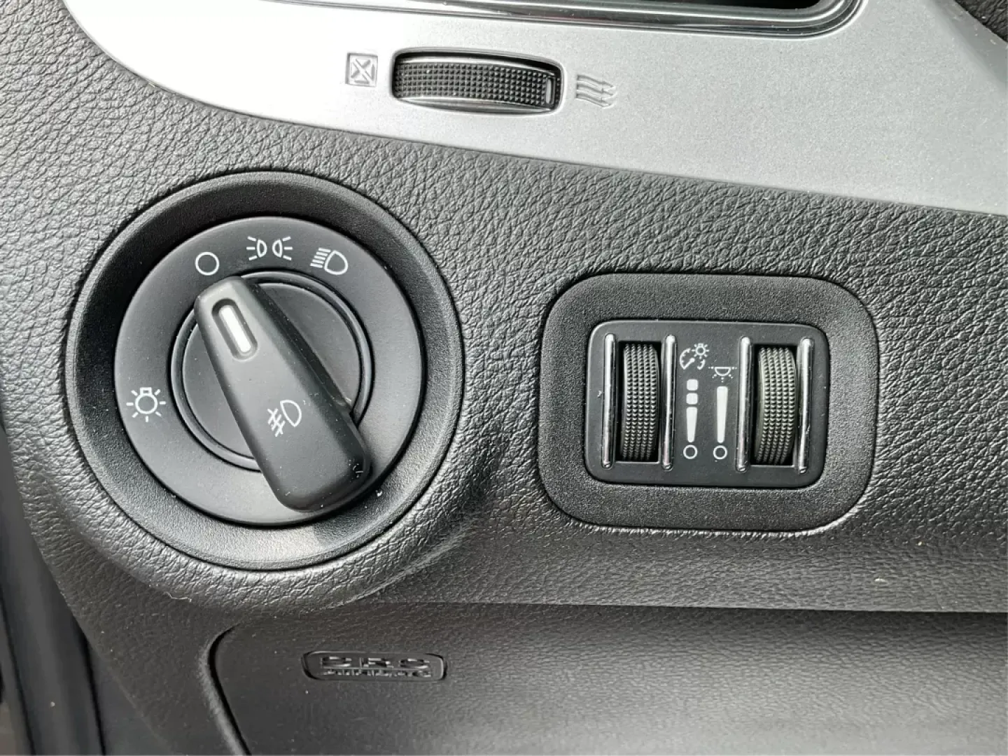 2012 Dodge Journey SXT (3C4PDCBG5CT) with an 2.4L I-4 DOHC engine, located at 401 Woodman Dr, Riverside, OH, 45431, (937) 908-9800, 39.761024, -84.120956 - Photo#16