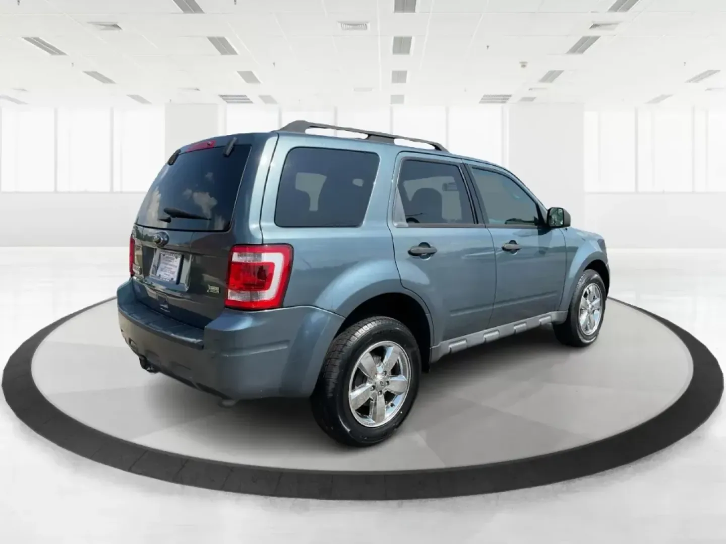2012 Ford Escape XLT (1FMCU0DG7CK) with an Other engine, located at 1184 Kauffman Ave, Fairborn, OH, 45324, (937) 908-9800, 39.807072, -84.031563 - Photo#2