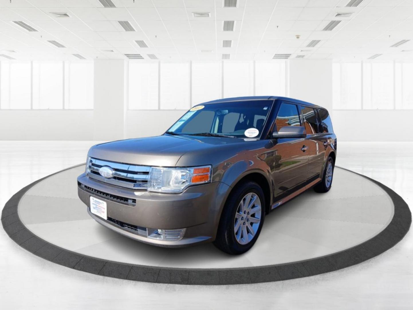 2012 Ford Flex SEL FWD (2FMGK5CC2CB) with an 3.5L V6 DOHC 24V engine, 6-Speed Automatic Overdrive transmission, located at 1951 S Dayton Lakeview Rd., New Carlisle, OH, 45344, (937) 908-9800, 39.890999, -84.050255 - Photo#7