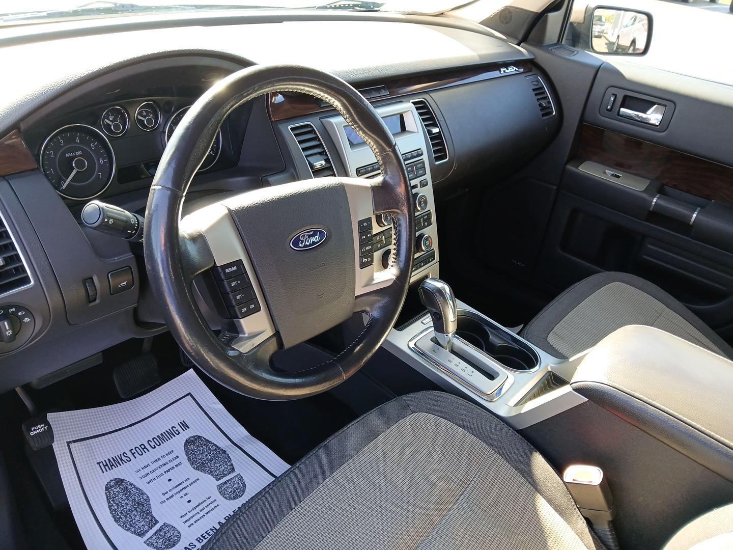 2012 Ford Flex SEL FWD (2FMGK5CC2CB) with an 3.5L V6 DOHC 24V engine, 6-Speed Automatic Overdrive transmission, located at 1951 S Dayton Lakeview Rd., New Carlisle, OH, 45344, (937) 908-9800, 39.890999, -84.050255 - Photo#8