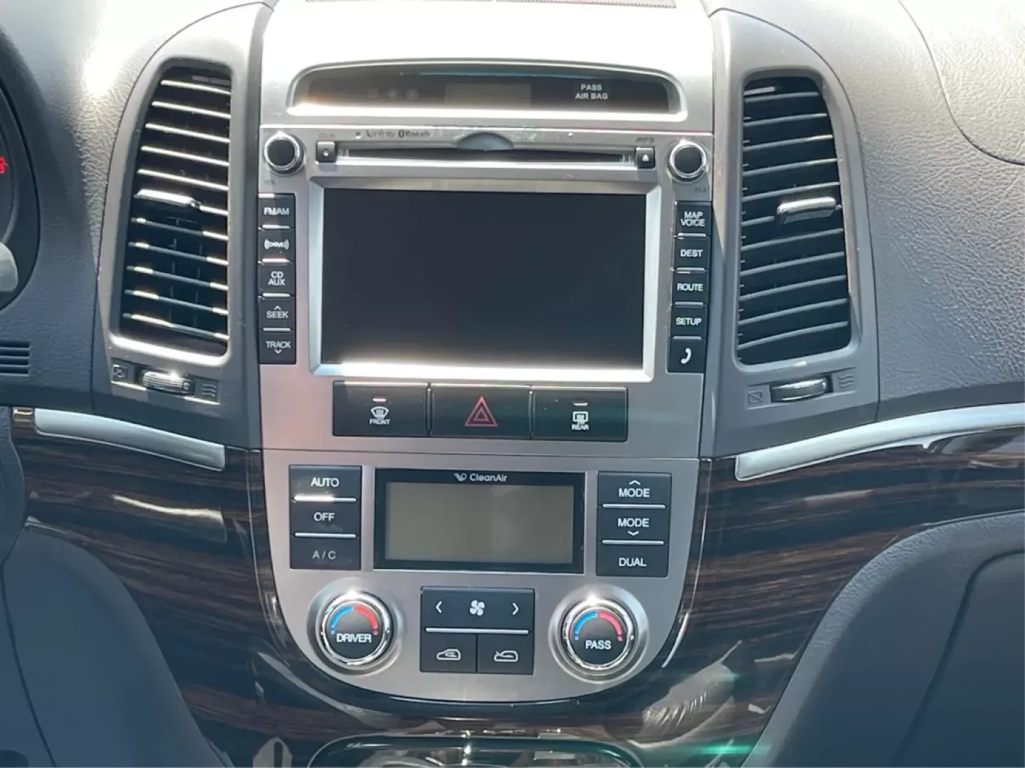 2012 Hyundai Santa Fe Limited V6 (5XYZKDAG0CG) with an 3.5L V-6 DOHC engine, located at 4508 South Dixie Dr, Moraine, OH, 45439, (937) 908-9800, 39.807072, -84.031563 - Photo#11
