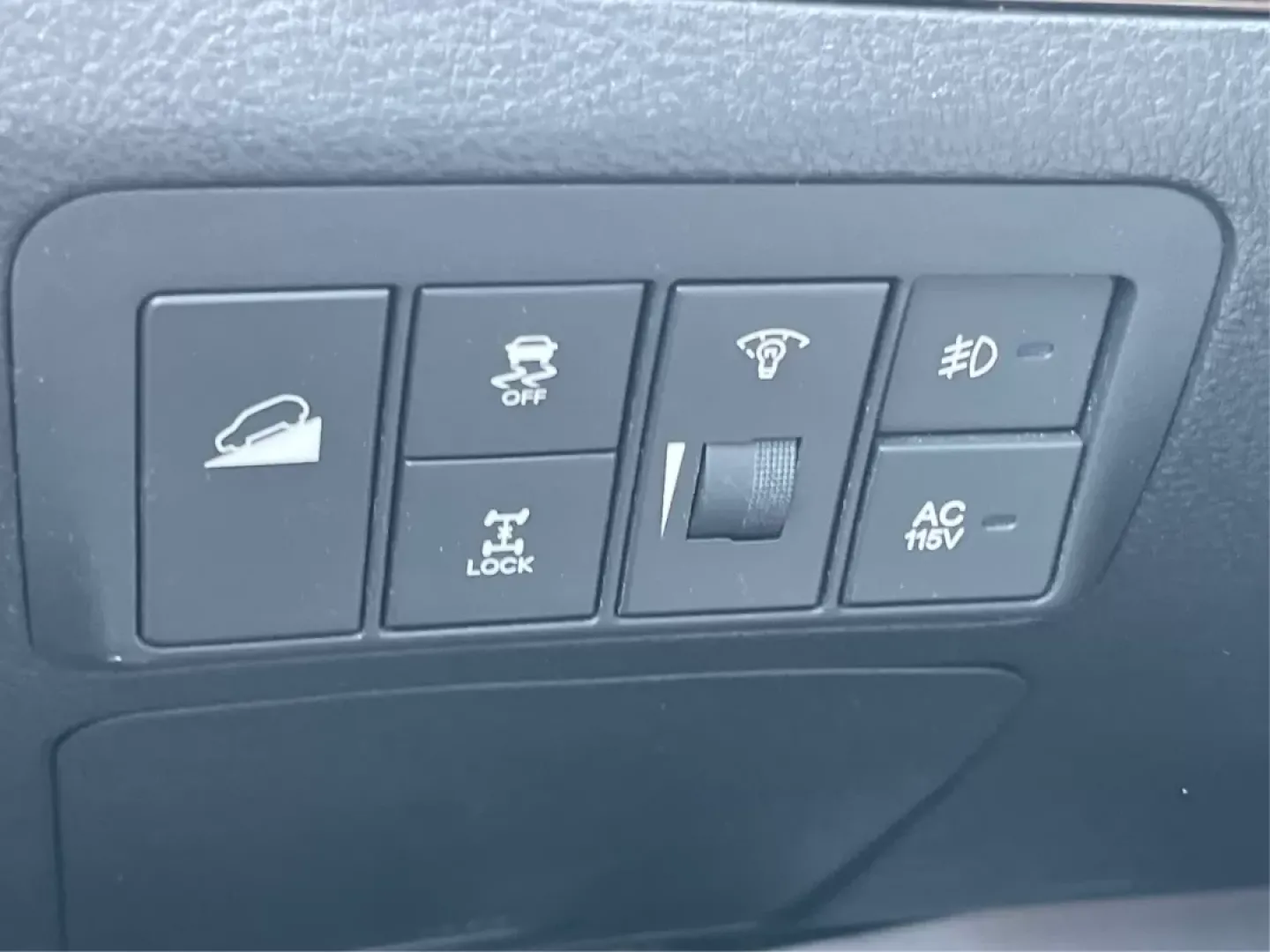 2012 Hyundai Santa Fe Limited V6 (5XYZKDAG0CG) with an 3.5L V-6 DOHC engine, located at 4508 South Dixie Dr, Moraine, OH, 45439, (937) 908-9800, 39.807072, -84.031563 - Photo#15