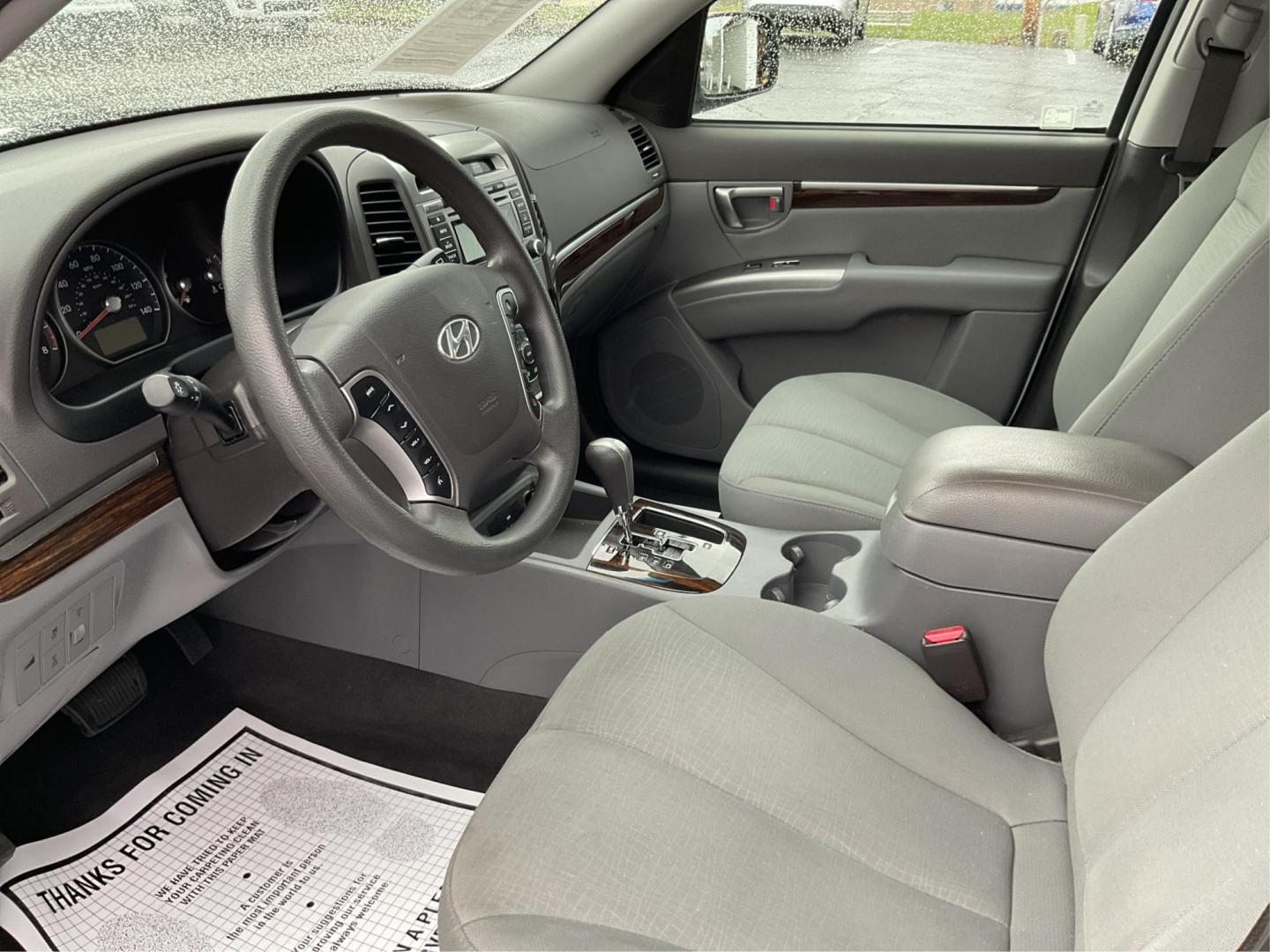 2012 Hyundai Santa Fe GLS (5XYZGDAB5CG) with an 2.4L I-4 DOHC engine, located at 1099 N County Rd 25A , Troy, OH, 45373, (937) 908-9800, 40.057041, -84.215462 - Photo#8