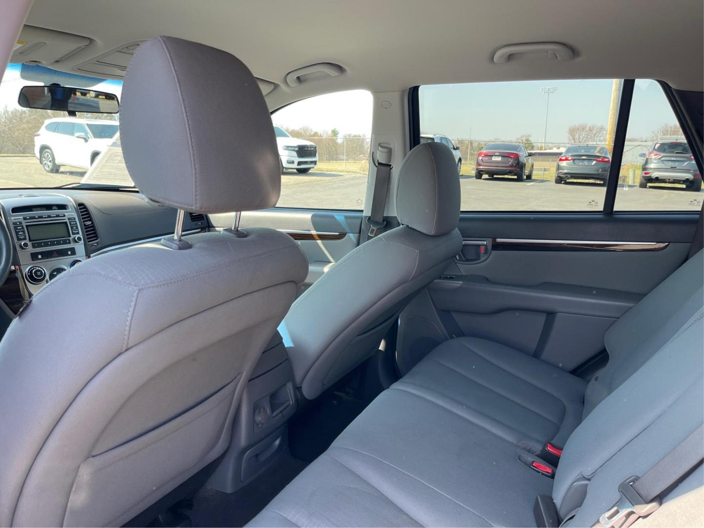 2012 Hyundai Santa Fe GLS (5XYZG3ABXCG) with an 2.4L I-4 DOHC engine, located at 401 Woodman Dr, Riverside, OH, 45431, (937) 908-9800, 39.761024, -84.120956 - Photo#9