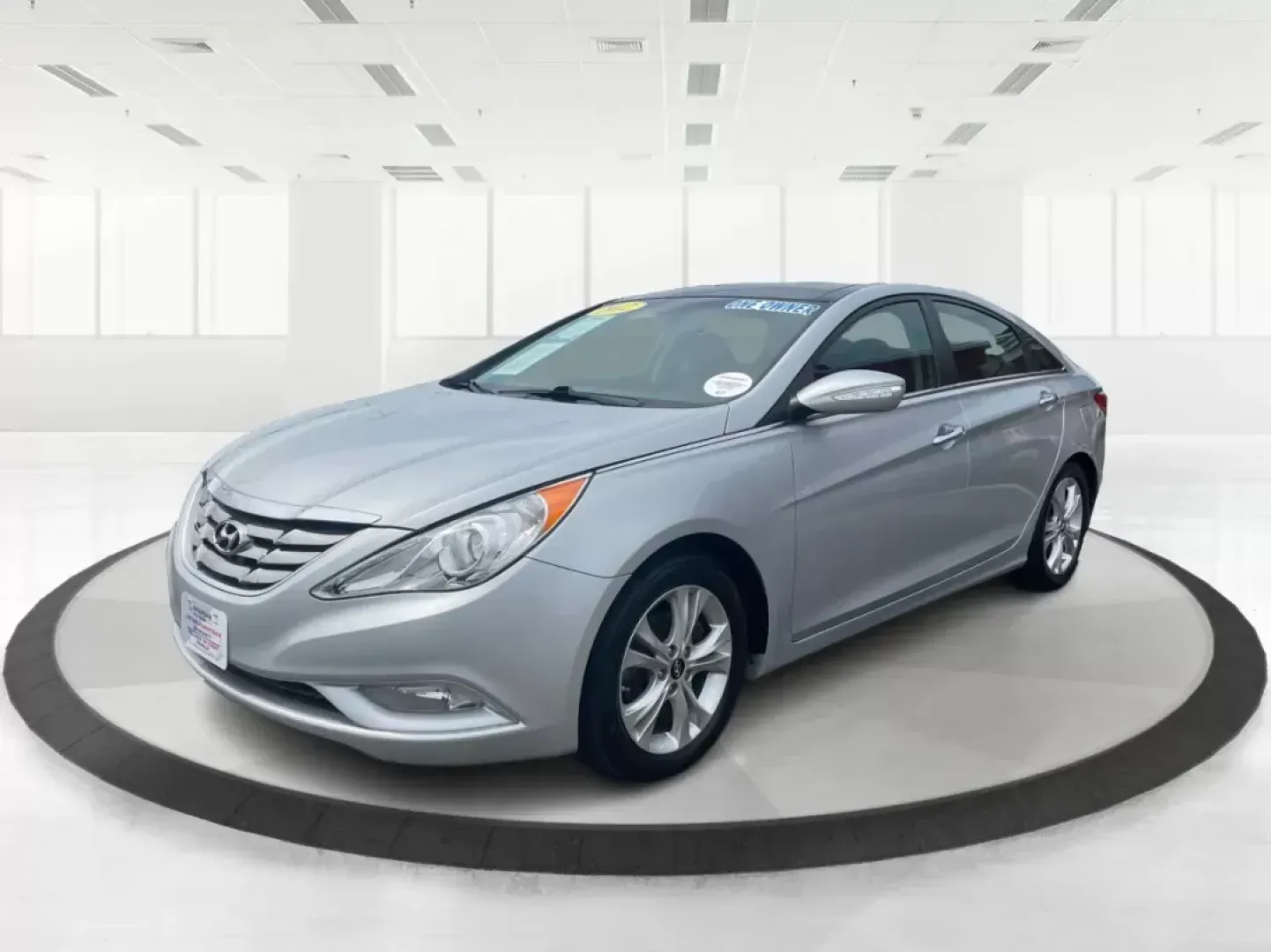 2012 Hyundai Sonata Limited (5NPEC4AC5CH) with an 2.4L I-4 gasoline direct injection engine, located at 880 E. National Road, OH, 45377, (937) 908-9800, 39.891918, -84.183975 - Photo#7