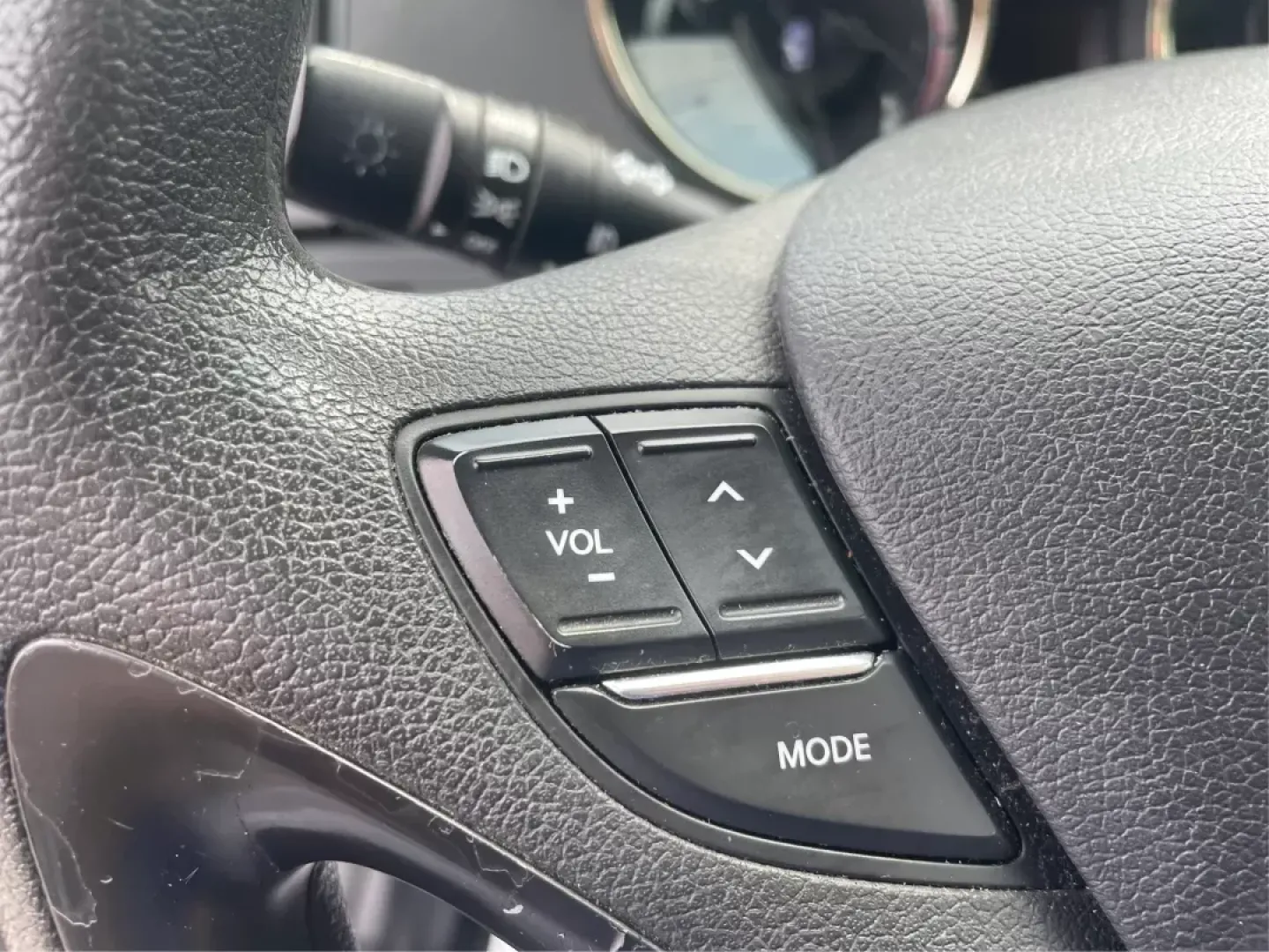 2012 Hyundai Sonata Limited (5NPEC4AC5CH) with an 2.4L I-4 gasoline direct injection engine, located at 880 E. National Road, OH, 45377, (937) 908-9800, 39.891918, -84.183975 - Photo#15