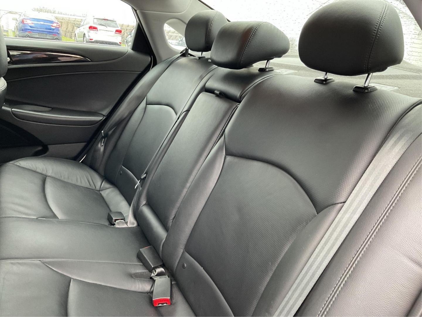 2012 Hyundai Sonata Limited 2.0T (5NPEC4AB7CH) with an 2L I-4 gasoline direct injection engine, located at 4508 South Dixie Dr, Moraine, OH, 45439, (937) 908-9800, 39.807072, -84.031563 - Photo#9