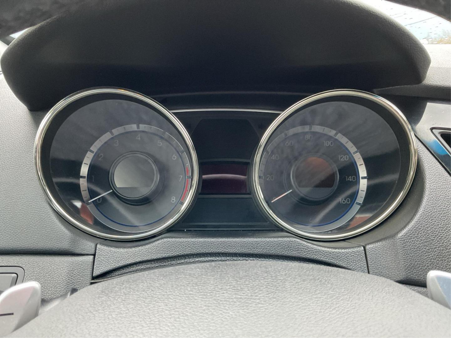 2012 Hyundai Sonata Limited 2.0T (5NPEC4AB7CH) with an 2L I-4 gasoline direct injection engine, located at 4508 South Dixie Dr, Moraine, OH, 45439, (937) 908-9800, 39.807072, -84.031563 - Photo#14