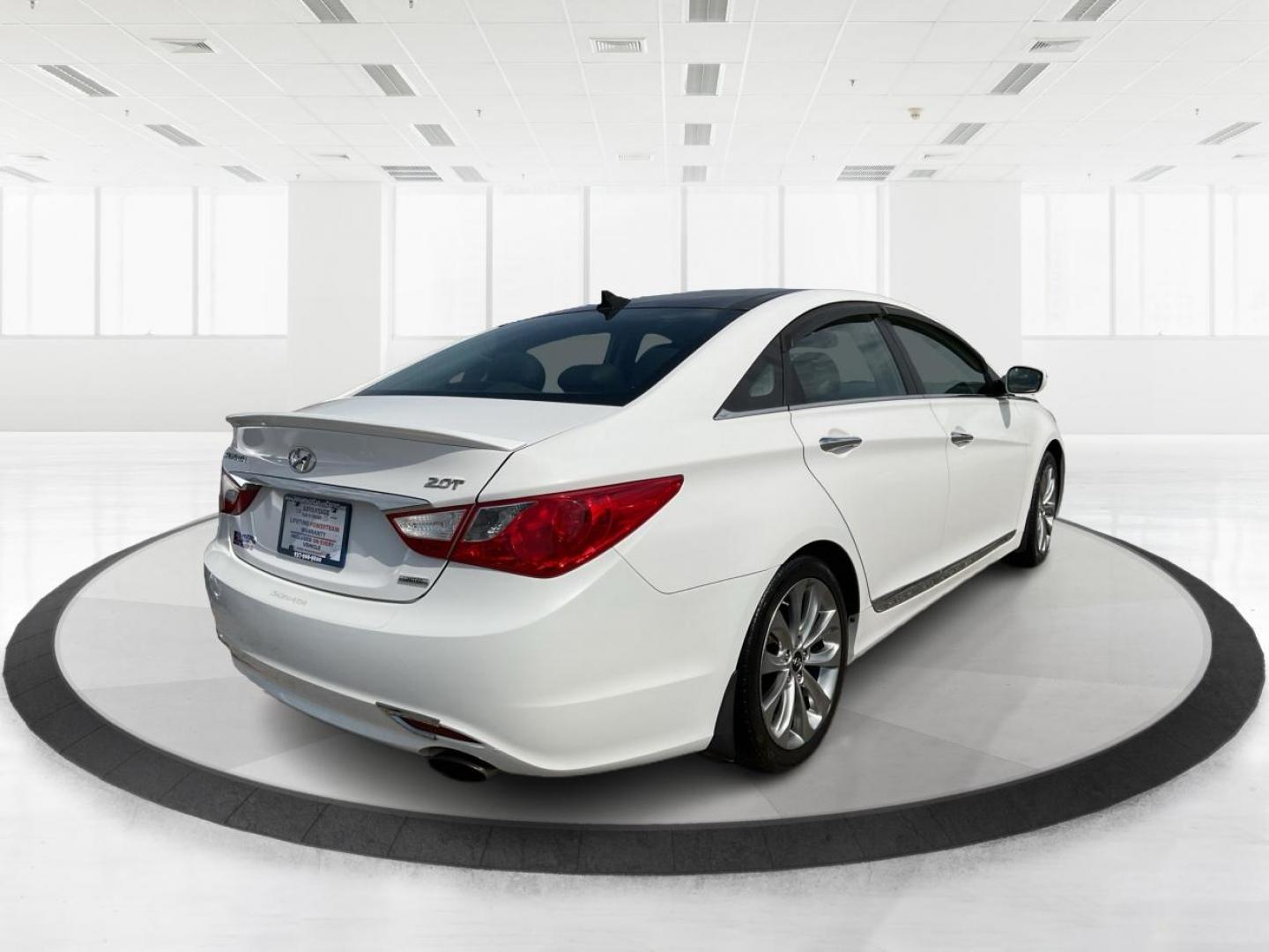 2012 Hyundai Sonata Limited 2.0T (5NPEC4AB7CH) with an 2L I-4 gasoline direct injection engine, located at 4508 South Dixie Dr, Moraine, OH, 45439, (937) 908-9800, 39.807072, -84.031563 - Photo#2
