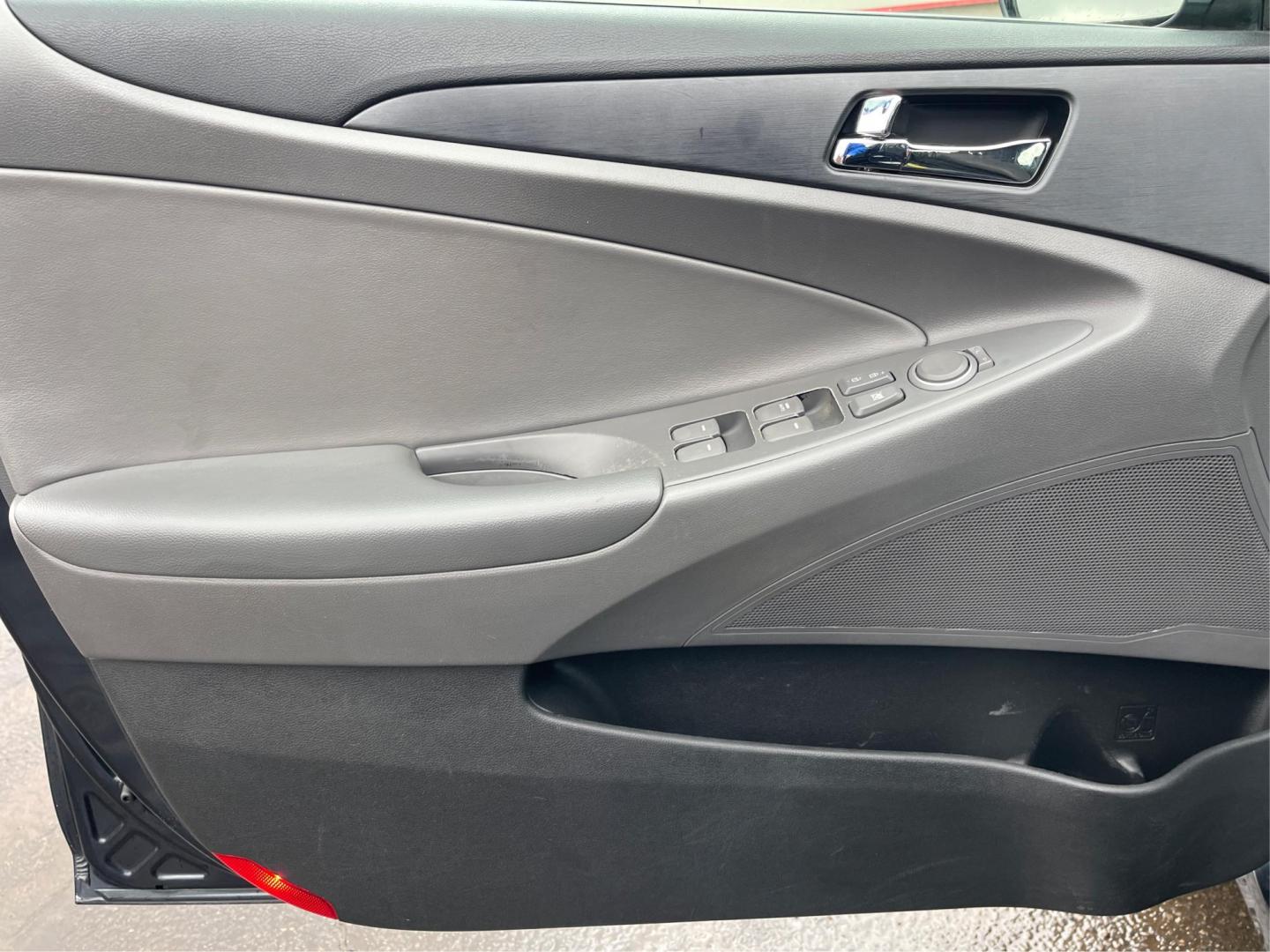 2012 Hyundai Sonata GLS (5NPEB4AC9CH) with an Other engine, located at 1099 N County Rd 25A , Troy, OH, 45373, (937) 908-9800, 40.057041, -84.215462 - Photo#18