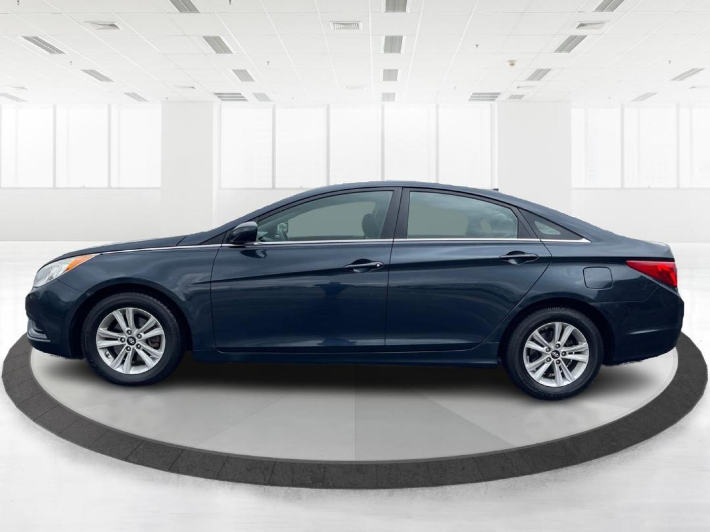 2012 Hyundai Sonata GLS (5NPEB4AC9CH) with an Other engine, located at 1099 N County Rd 25A , Troy, OH, 45373, (937) 908-9800, 40.057041, -84.215462 - Photo#5