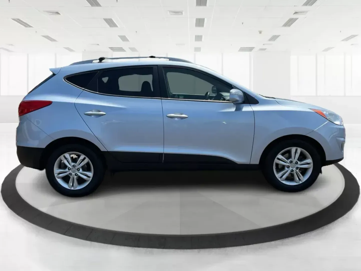2012 Hyundai Tucson GLS (KM8JU3AC7CU) with an Theta II 2.4L I-4 DOHC engine, located at 4508 South Dixie Dr, Moraine, OH, 45439, (937) 908-9800, 39.807072, -84.031563 - Photo#1