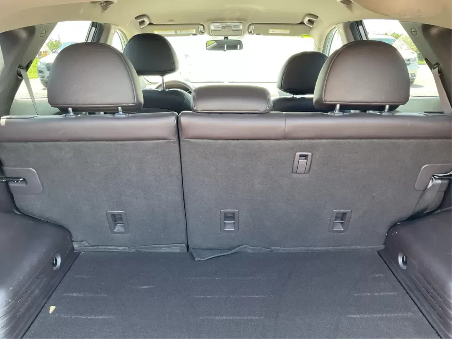 2012 Hyundai Tucson GLS (KM8JU3AC7CU) with an Theta II 2.4L I-4 DOHC engine, located at 4508 South Dixie Dr, Moraine, OH, 45439, (937) 908-9800, 39.807072, -84.031563 - Photo#11