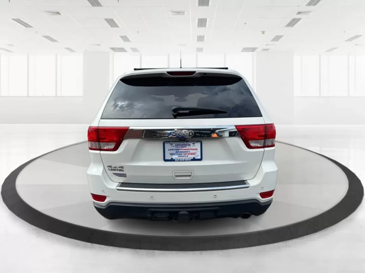2012 Jeep Grand Cherokee Limited (1C4RJFBGXCC) with an Other engine, located at 401 Woodman Dr, Riverside, OH, 45431, (937) 908-9800, 39.761024, -84.120956 - Photo#3