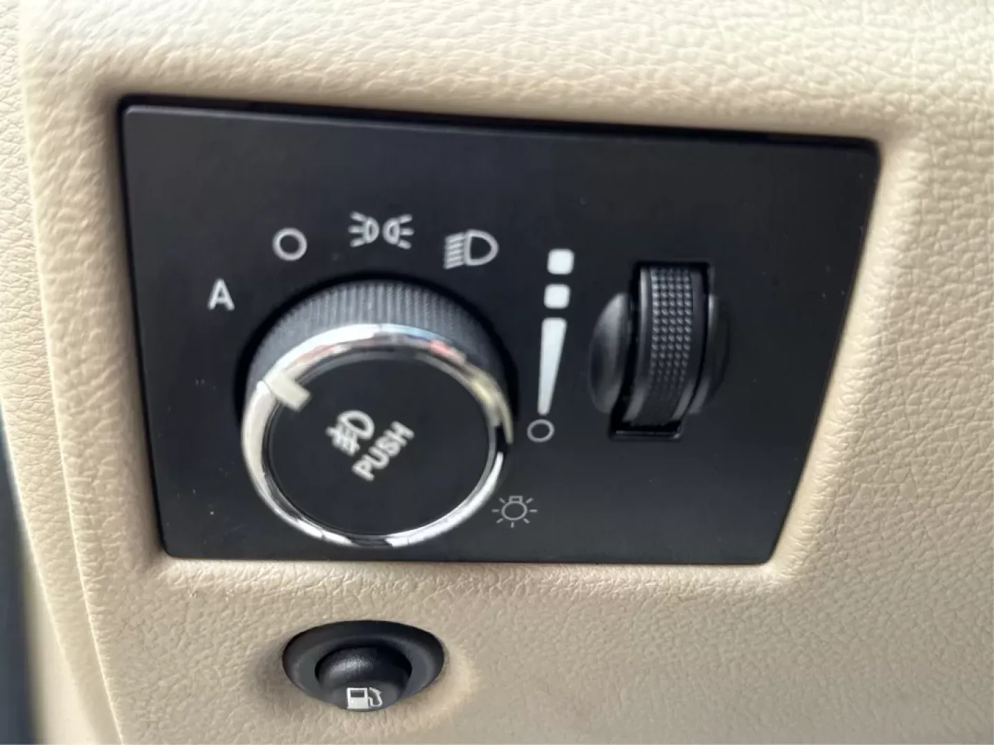 2012 Jeep Grand Cherokee Limited (1C4RJFBGXCC) with an Other engine, located at 401 Woodman Dr, Riverside, OH, 45431, (937) 908-9800, 39.761024, -84.120956 - Photo#16