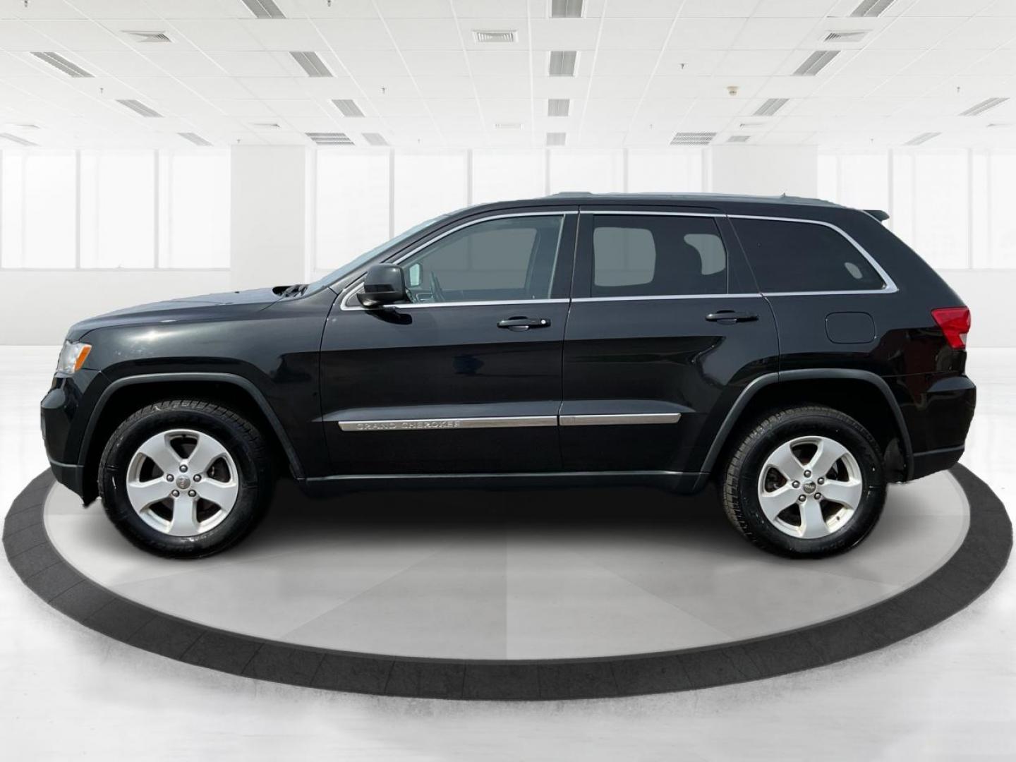 2012 Jeep Grand Cherokee Laredo (1C4RJFAG3CC) with an Other engine, located at 1951 S Dayton Lakeview Rd., New Carlisle, OH, 45344, (937) 908-9800, 39.890999, -84.050255 - Photo#5