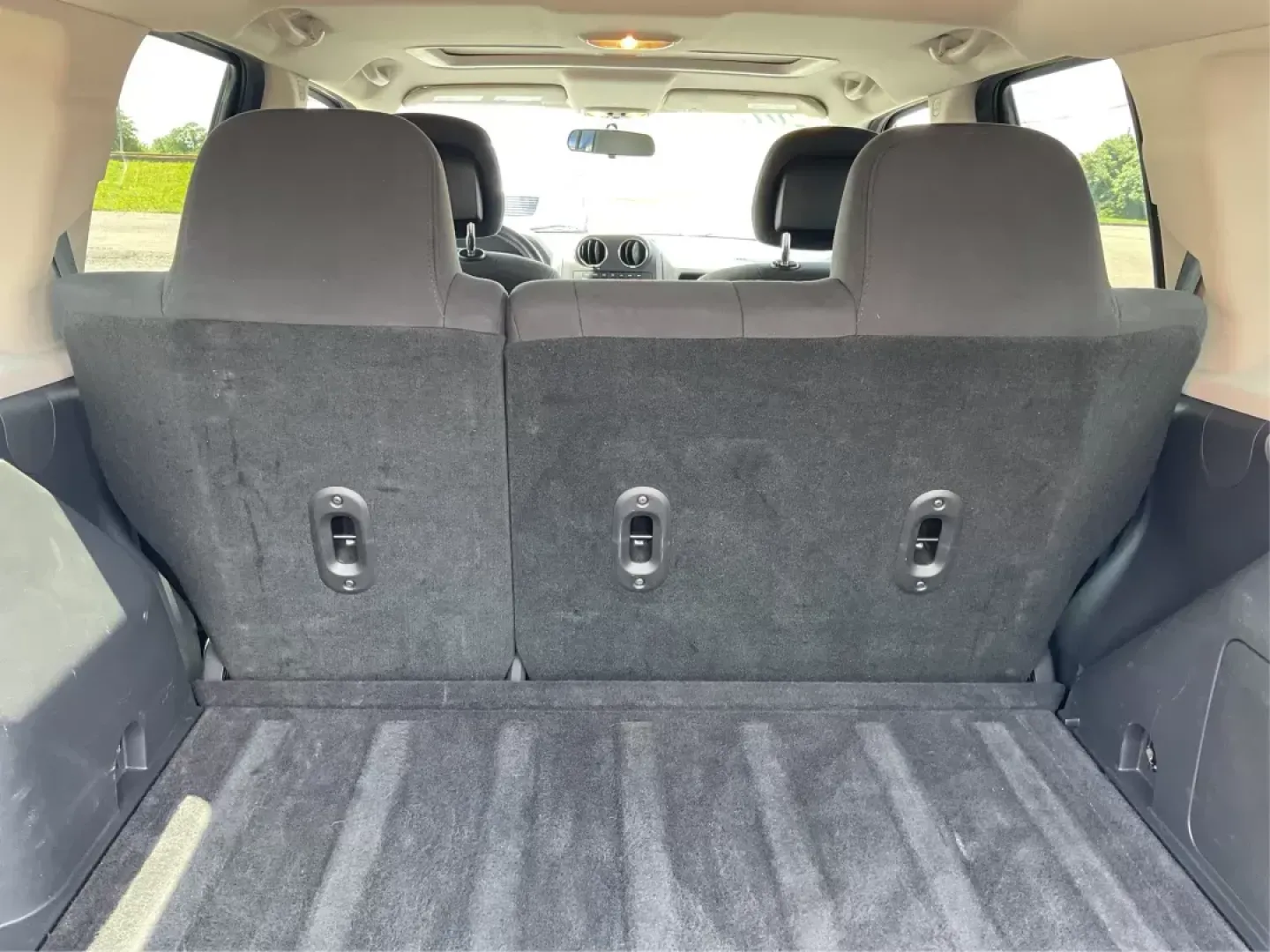 2012 Jeep Patriot Latitude (1C4NJRFB1CD) with an 2.4L I-4 DOHC engine, located at 1230 East Main St, Xenia, OH, 45385, (937) 908-9800, 39.688042, -83.910538 - Photo#11