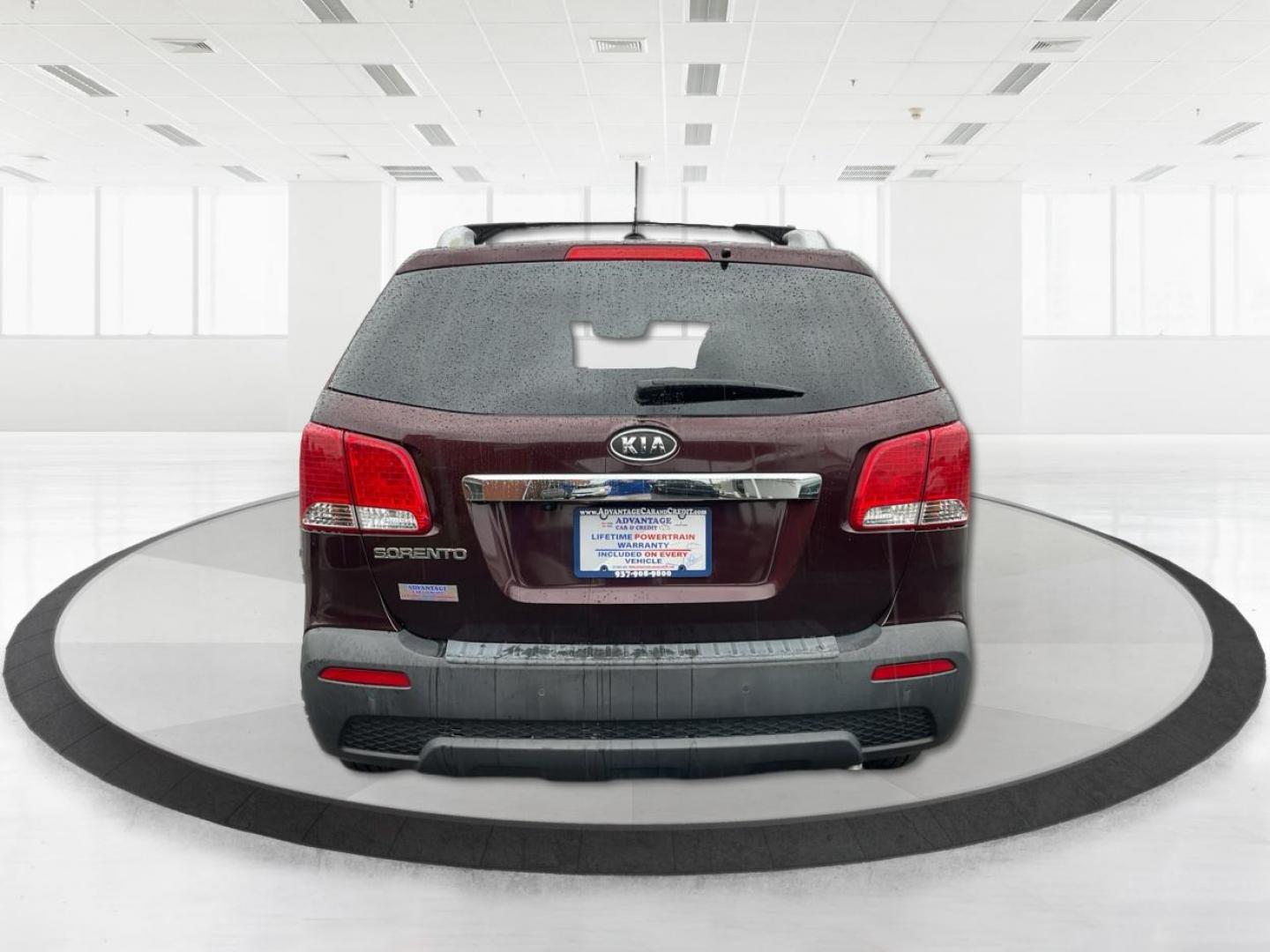 2012 Kia Sorento LX (5XYKTDA6XCG) with an 2.4L I-4 gasoline direct injection engine, located at 1951 S Dayton Lakeview Rd., New Carlisle, OH, 45344, (937) 908-9800, 39.890999, -84.050255 - Photo#4