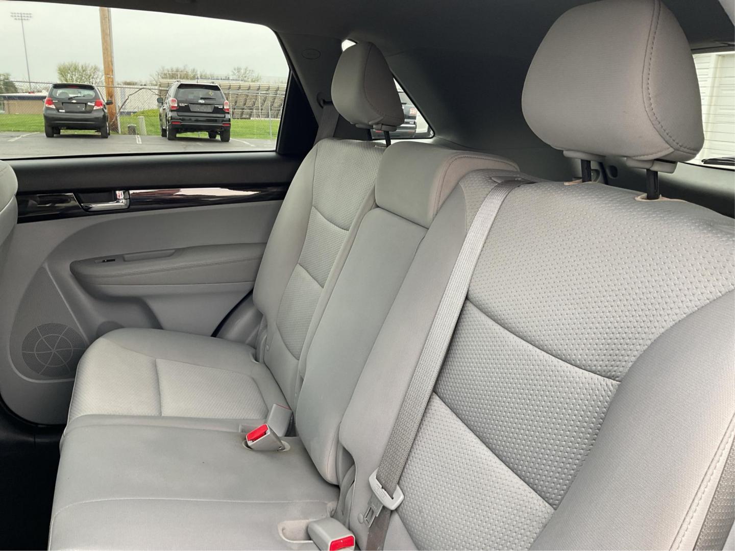 2012 Kia Sorento LX (5XYKTCA68CG) with an 2.4L I-4 gasoline direct injection engine, located at 1184 Kauffman Ave, Fairborn, OH, 45324, (937) 908-9800, 39.807072, -84.031563 - Photo#9