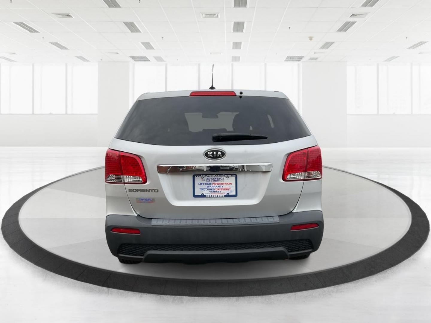 2012 Kia Sorento LX (5XYKTCA68CG) with an 2.4L I-4 gasoline direct injection engine, located at 1184 Kauffman Ave, Fairborn, OH, 45324, (937) 908-9800, 39.807072, -84.031563 - Photo#3