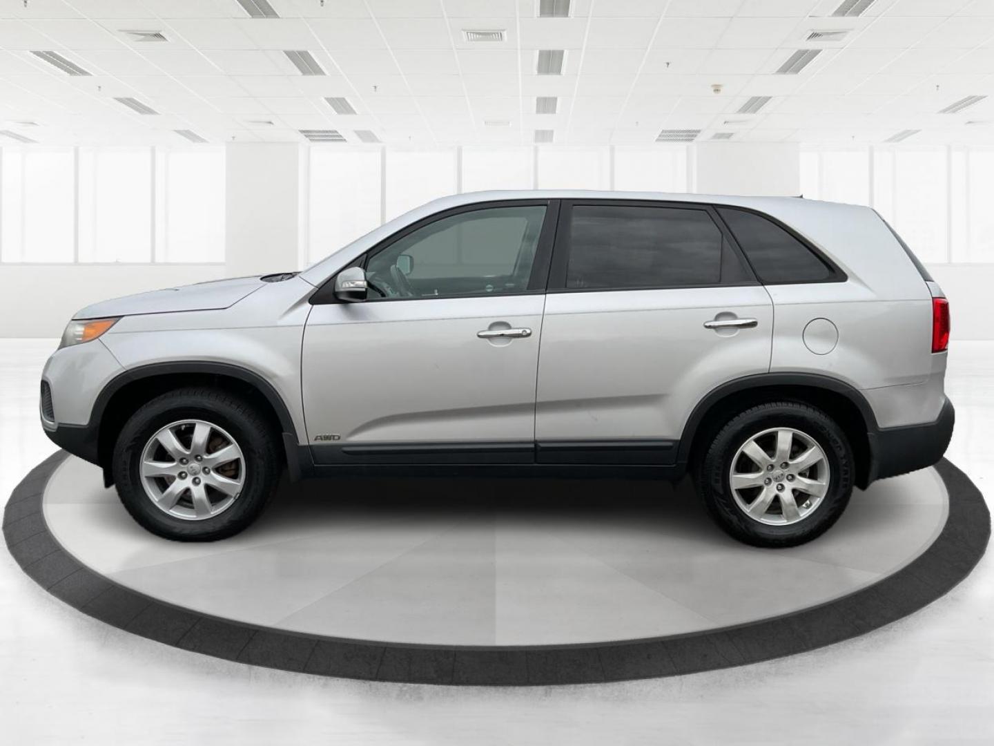 2012 Kia Sorento LX (5XYKTCA68CG) with an 2.4L I-4 gasoline direct injection engine, located at 1184 Kauffman Ave, Fairborn, OH, 45324, (937) 908-9800, 39.807072, -84.031563 - Photo#5