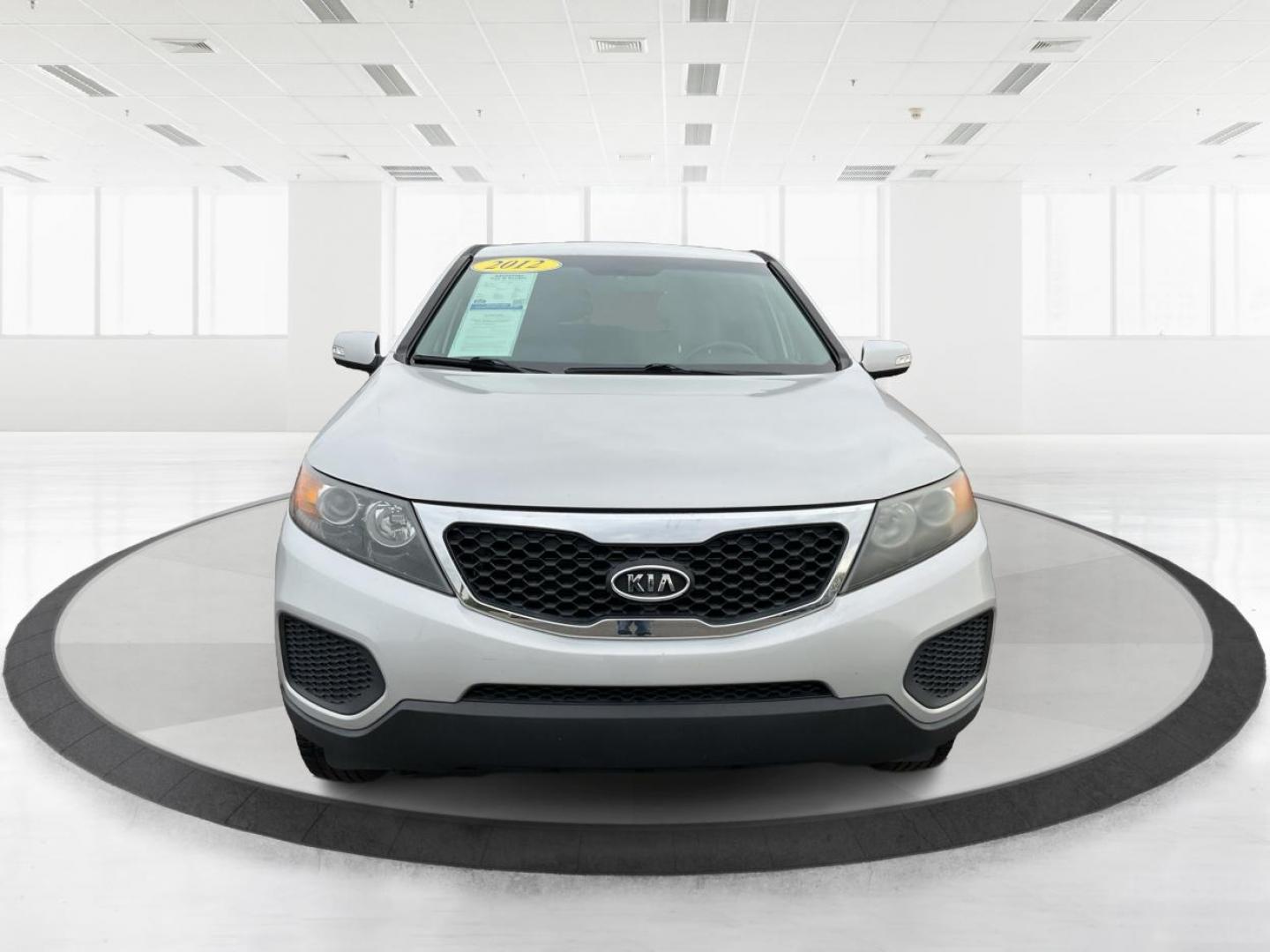 2012 Kia Sorento LX (5XYKTCA68CG) with an 2.4L I-4 gasoline direct injection engine, located at 1184 Kauffman Ave, Fairborn, OH, 45324, (937) 908-9800, 39.807072, -84.031563 - Photo#6