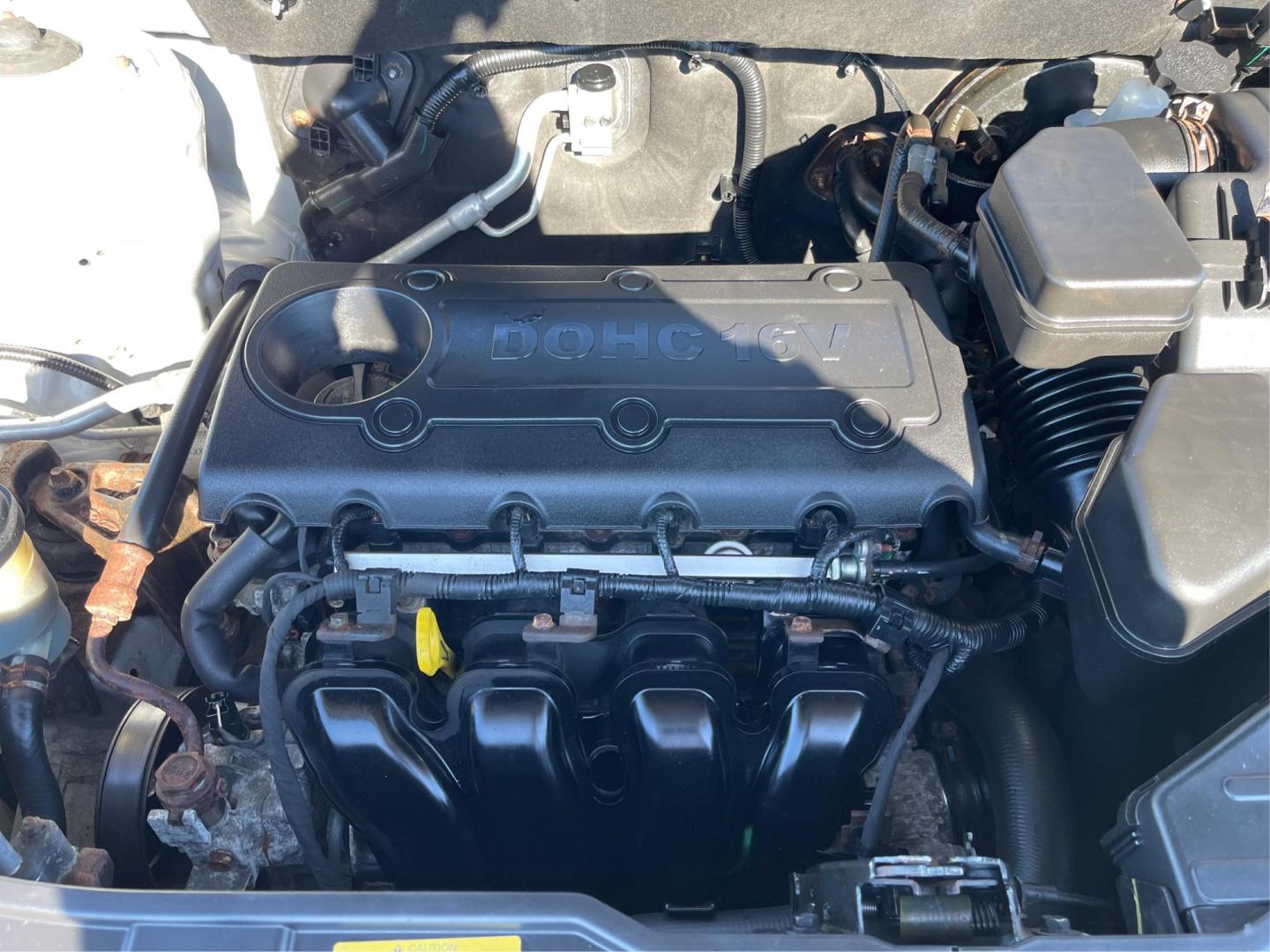2012 Kia Sorento LX 2WD (5XYKT3A1XCG) with an 2.4L L4 DOHC 16V engine, 6-Speed Automatic transmission, located at 1099 N County Rd 25A , Troy, OH, 45373, (937) 908-9800, 40.057041, -84.215462 - Photo#10