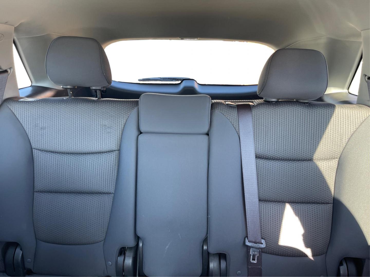 2012 Kia Sorento LX 2WD (5XYKT3A1XCG) with an 2.4L L4 DOHC 16V engine, 6-Speed Automatic transmission, located at 1099 N County Rd 25A , Troy, OH, 45373, (937) 908-9800, 40.057041, -84.215462 - Photo#13