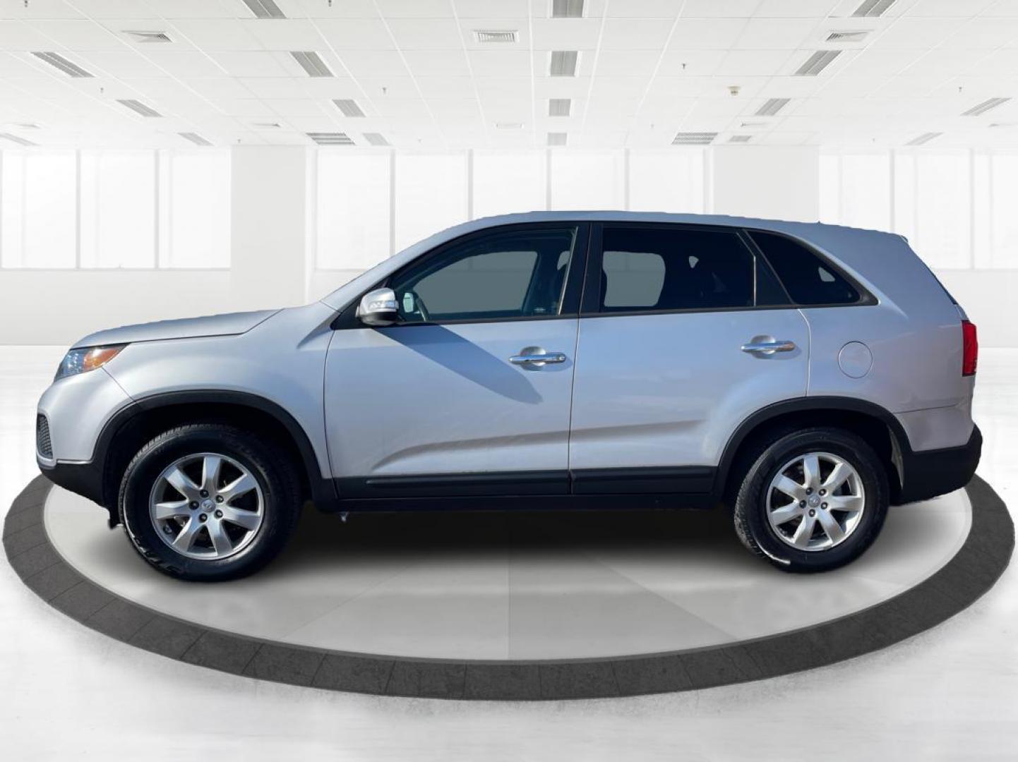 2012 Kia Sorento LX 2WD (5XYKT3A1XCG) with an 2.4L L4 DOHC 16V engine, 6-Speed Automatic transmission, located at 1099 N County Rd 25A , Troy, OH, 45373, (937) 908-9800, 40.057041, -84.215462 - Photo#5