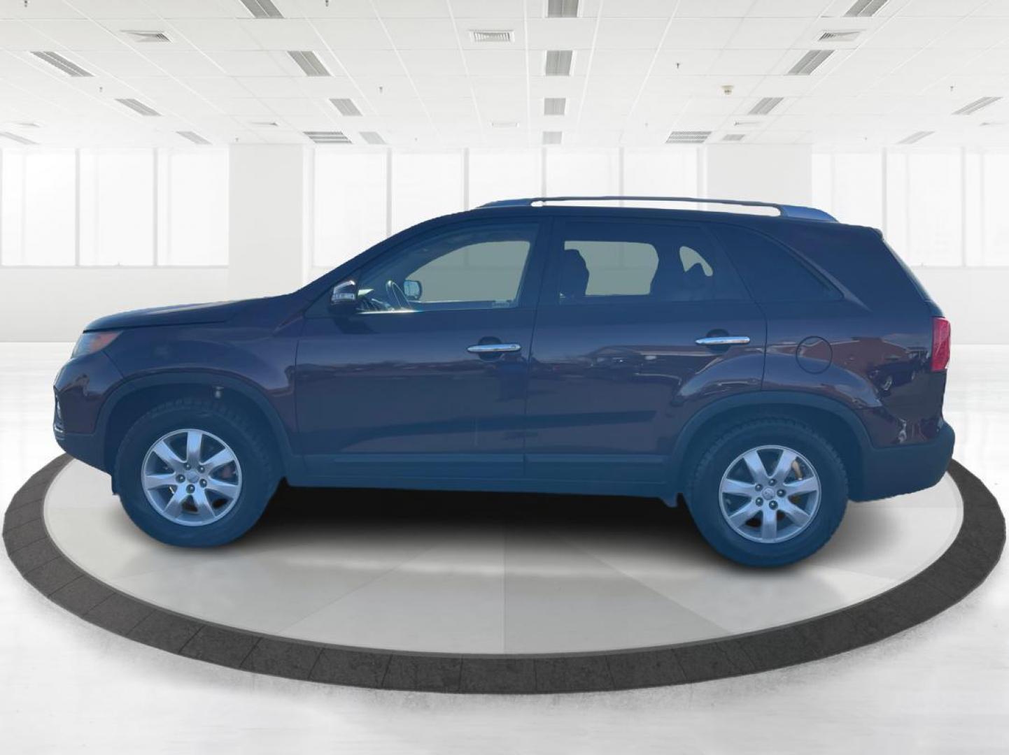 2012 Kia Sorento LX 2WD (5XYKT3A63CG) with an 2.4L L4 DOHC 16V engine, 6-Speed Automatic transmission, located at 880 E. National Road, OH, 45377, (937) 908-9800, 39.891918, -84.183975 - Photo#5