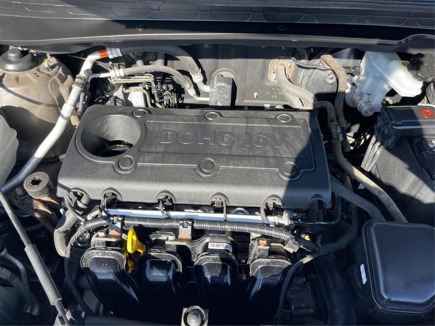 2012 Kia Sportage LX (KNDPBCA20C7) with an 2.4L I-4 DOHC engine, located at 401 Woodman Dr, Riverside, OH, 45431, (937) 908-9800, 39.761024, -84.120956 - Photo#10