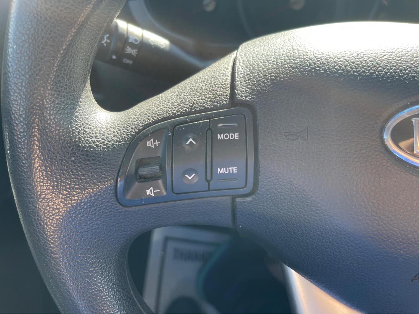 2012 Kia Sportage LX (KNDPBCA20C7) with an 2.4L I-4 DOHC engine, located at 401 Woodman Dr, Riverside, OH, 45431, (937) 908-9800, 39.761024, -84.120956 - Photo#15