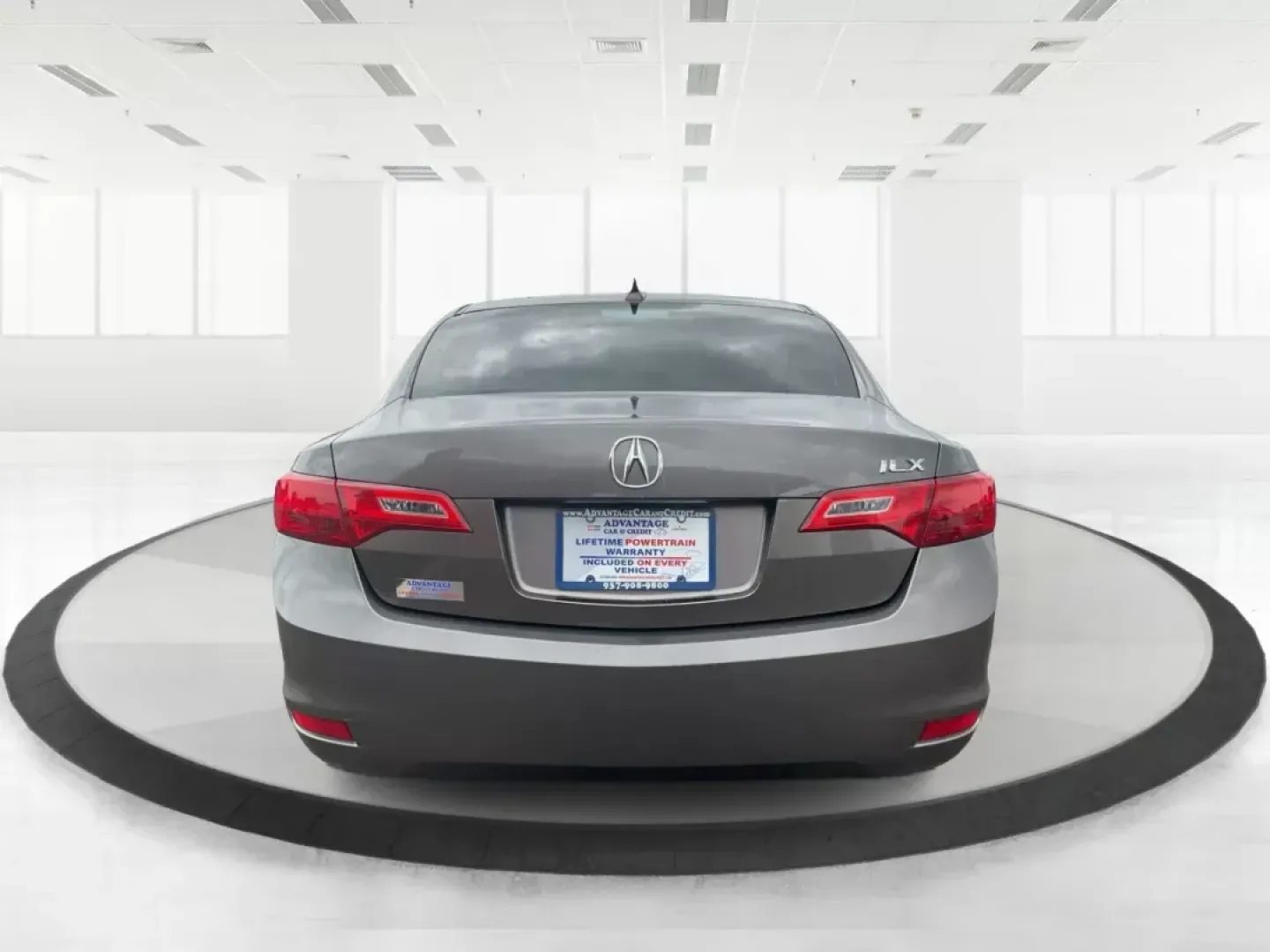 2013 Acura ILX 2.0L (19VDE1F7XDE) with an 2L I-4 i-VTEC variable valve control engine, located at 880 E. National Road, OH, 45377, (937) 908-9800, 39.891918, -84.183975 - Photo#1