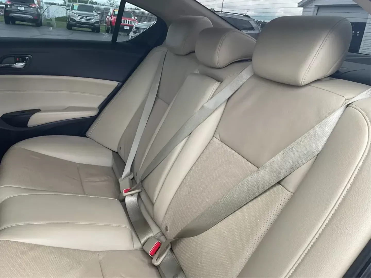 2013 Acura ILX 2.0L (19VDE1F7XDE) with an 2L I-4 i-VTEC variable valve control engine, located at 880 E. National Road, OH, 45377, (937) 908-9800, 39.891918, -84.183975 - Photo#8