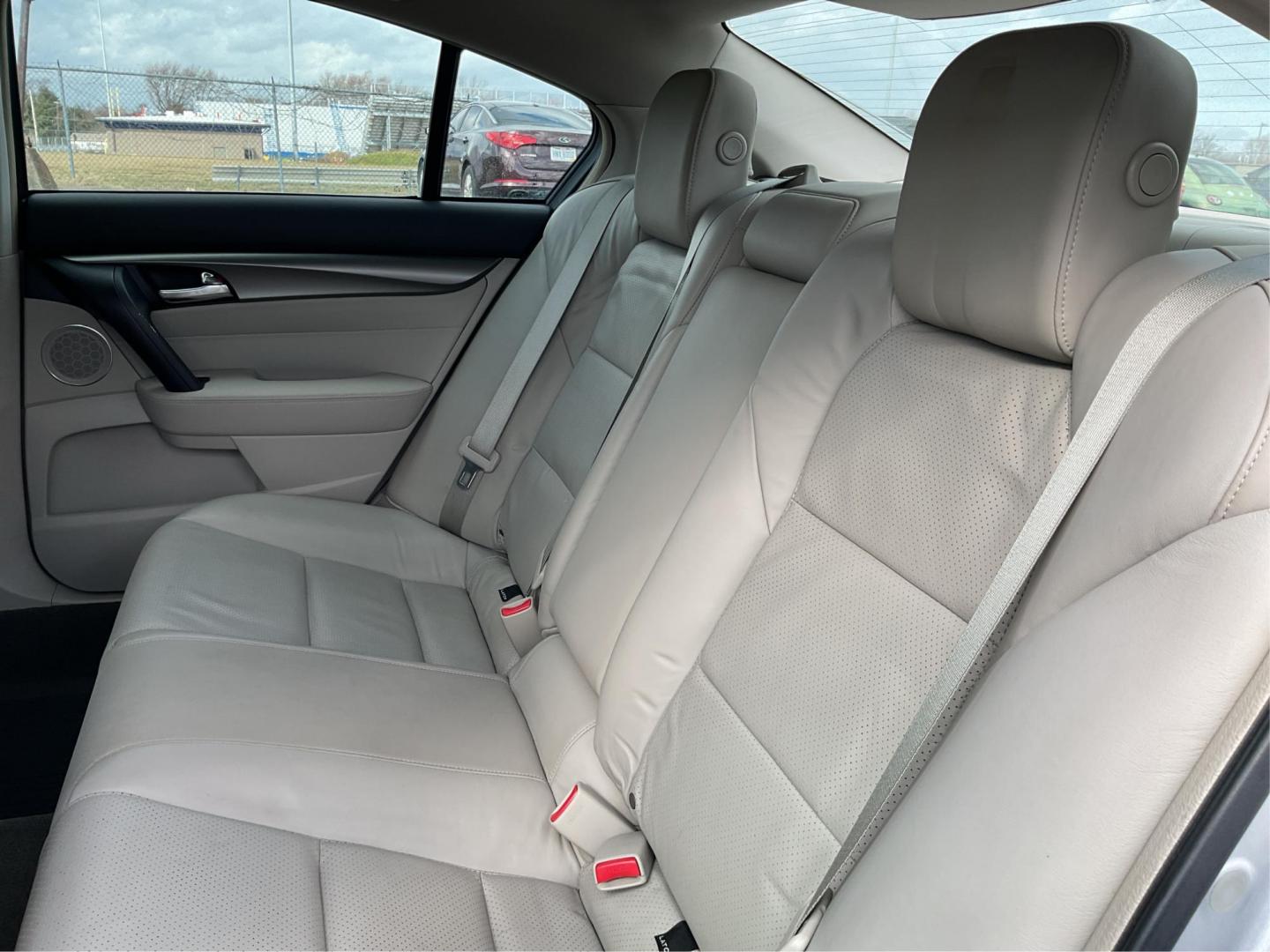 2013 Acura TL 3.5 (19UUA8F57DA) with an 3.5L V-6 variable valve control engine, located at 401 Woodman Dr, Riverside, OH, 45431, (937) 908-9800, 39.761024, -84.120956 - Photo#9
