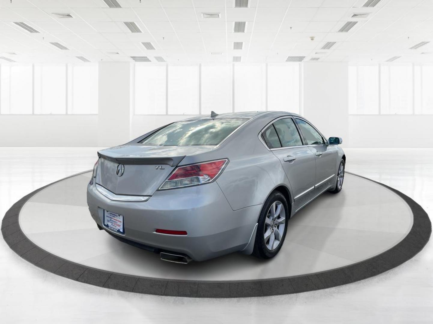 2013 Acura TL 3.5 (19UUA8F57DA) with an 3.5L V-6 variable valve control engine, located at 401 Woodman Dr, Riverside, OH, 45431, (937) 908-9800, 39.761024, -84.120956 - Photo#2