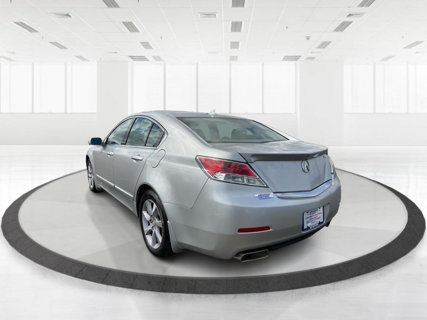 2013 Acura TL 3.5 (19UUA8F57DA) with an 3.5L V-6 variable valve control engine, located at 401 Woodman Dr, Riverside, OH, 45431, (937) 908-9800, 39.761024, -84.120956 - Photo#4