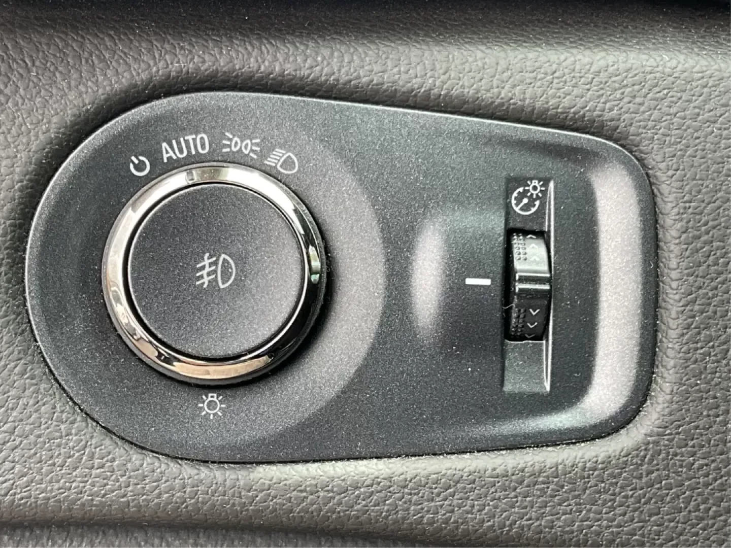 2013 Cadillac SRX Premium Collection (3GYFNJE34DS) with an 3.6L V-6 gasoline direct injection engine, located at 401 Woodman Dr, Riverside, OH, 45431, (937) 908-9800, 39.761024, -84.120956 - ### Discover Luxury and Versatility with the 2013 Cadillac SRX at Advantage Car and Credit - Riverside<br /> <br /> Looking for a vehicle that perfectly balances luxury, functionality, and affordability? The 2013 Cadillac SRX, available now at Advantage Car and Credit in Riverside, OH, is the ideal - Photo#17
