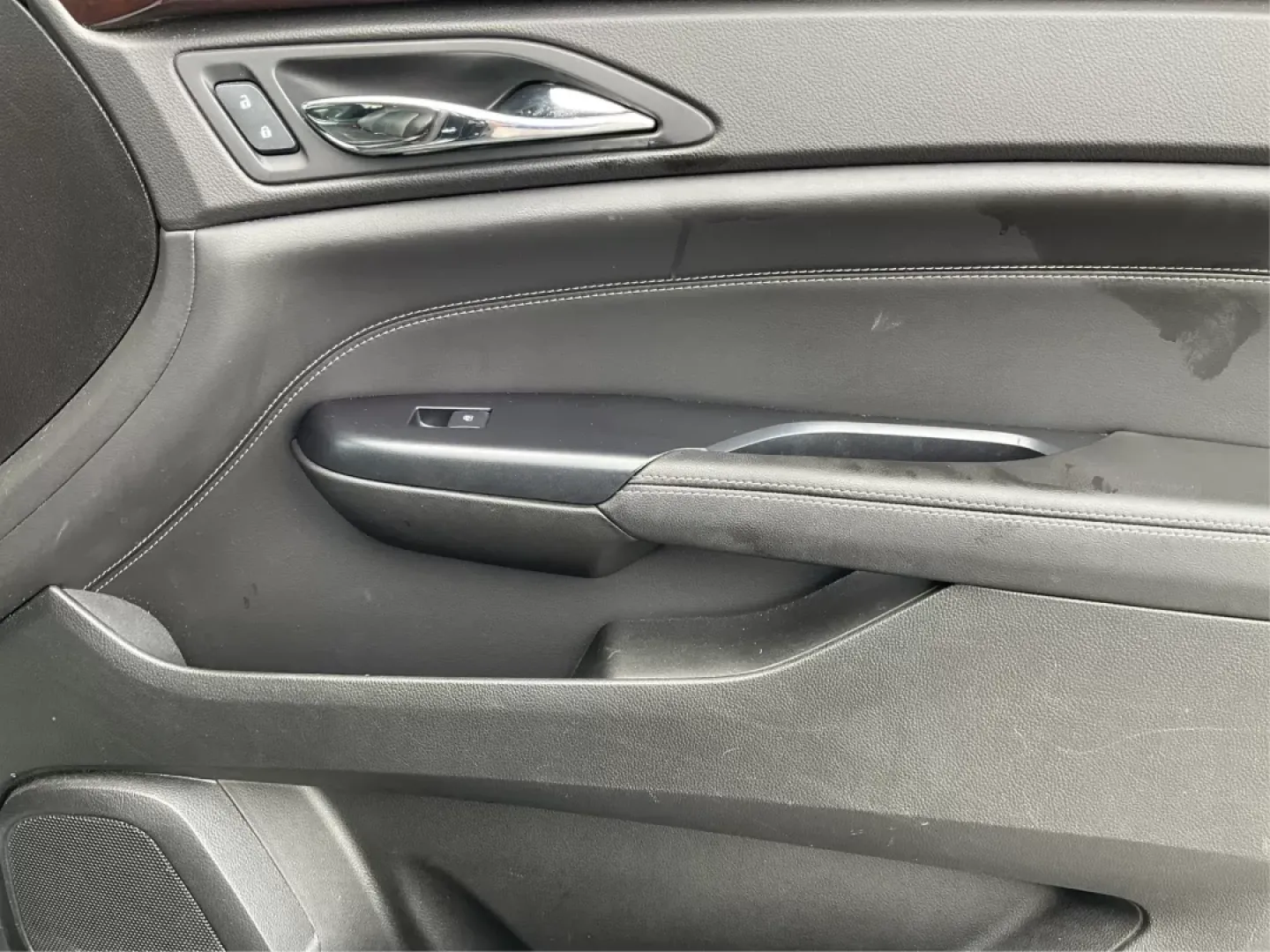 2013 Cadillac SRX Premium Collection (3GYFNJE34DS) with an 3.6L V-6 gasoline direct injection engine, located at 401 Woodman Dr, Riverside, OH, 45431, (937) 908-9800, 39.761024, -84.120956 - ### Discover Luxury and Versatility with the 2013 Cadillac SRX at Advantage Car and Credit - Riverside<br /> <br /> Looking for a vehicle that perfectly balances luxury, functionality, and affordability? The 2013 Cadillac SRX, available now at Advantage Car and Credit in Riverside, OH, is the ideal - Photo#20