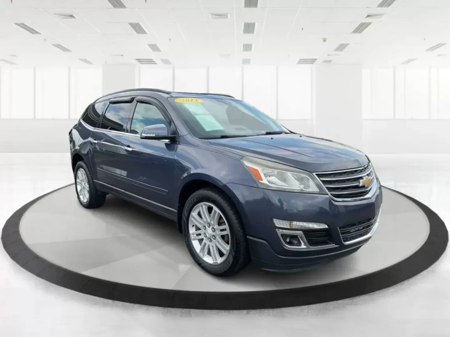 2013 Chevrolet Traverse 1LT (1GNKRGKD0DJ) with an 3.6L V-6 gasoline direct injection engine, located at 1230 East Main St, Xenia, OH, 45385, (937) 908-9800, 39.688042, -83.910538 - Photo#0