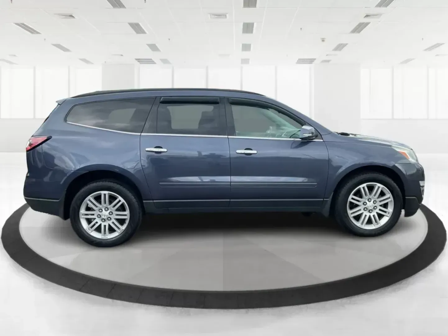 2013 Chevrolet Traverse 1LT (1GNKRGKD0DJ) with an 3.6L V-6 gasoline direct injection engine, located at 1230 East Main St, Xenia, OH, 45385, (937) 908-9800, 39.688042, -83.910538 - Photo#1