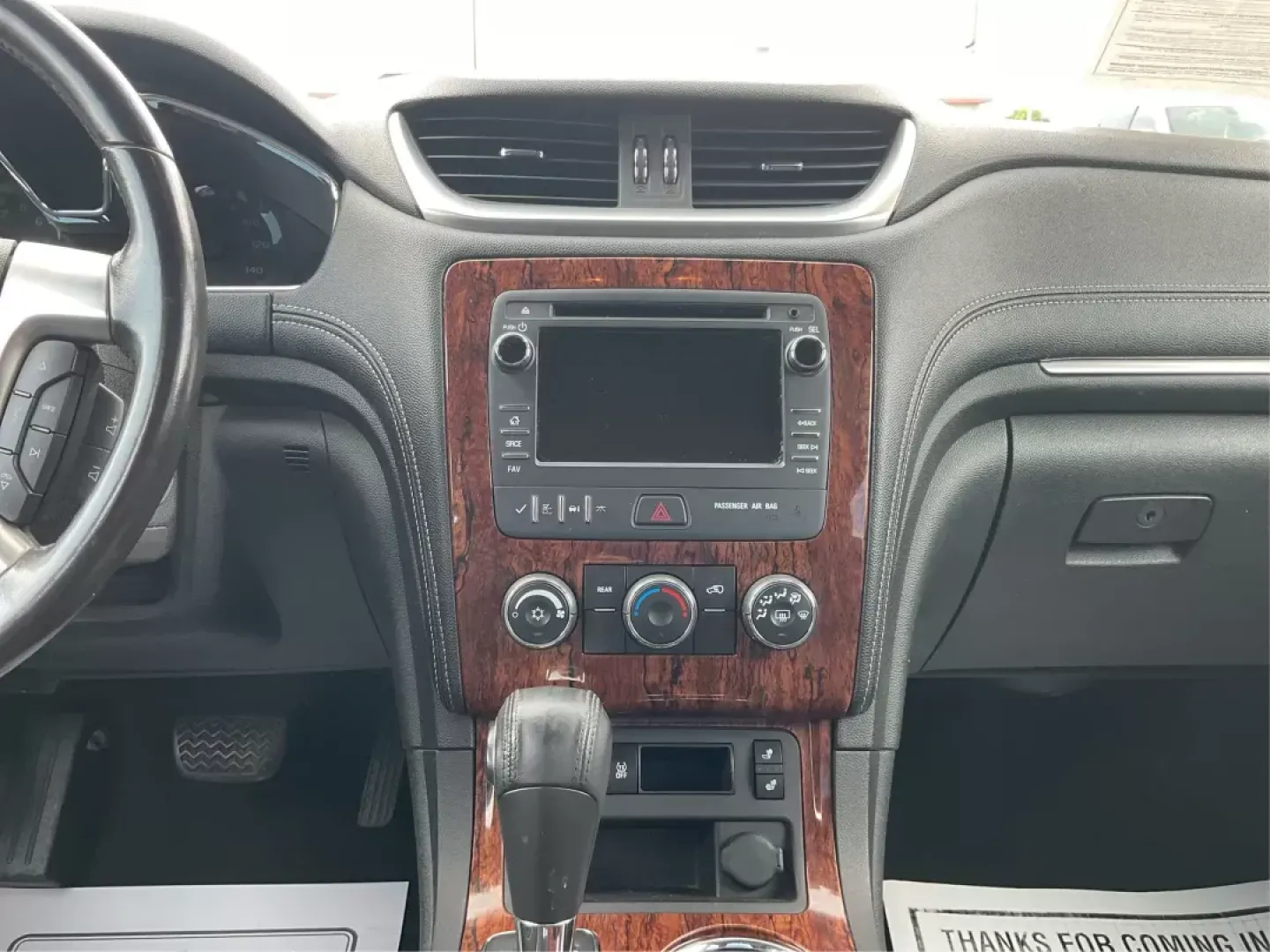 2013 Chevrolet Traverse 1LT (1GNKRGKD0DJ) with an 3.6L V-6 gasoline direct injection engine, located at 1230 East Main St, Xenia, OH, 45385, (937) 908-9800, 39.688042, -83.910538 - Photo#11