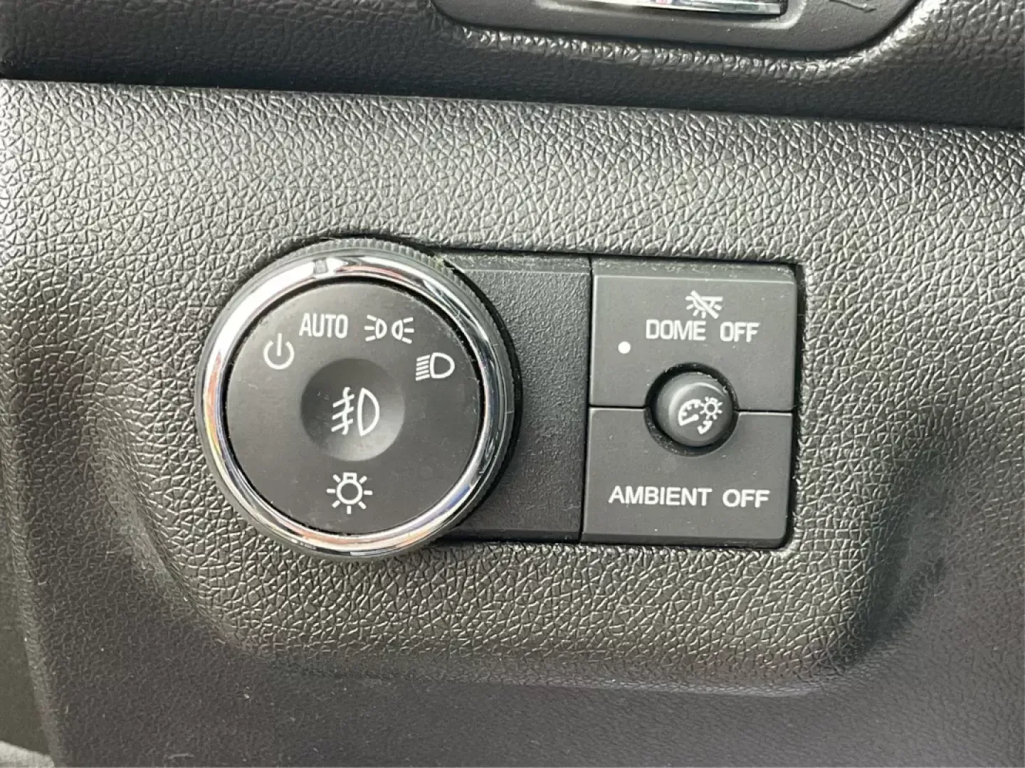 2013 Chevrolet Traverse 1LT (1GNKRGKD0DJ) with an 3.6L V-6 gasoline direct injection engine, located at 1230 East Main St, Xenia, OH, 45385, (937) 908-9800, 39.688042, -83.910538 - Photo#15