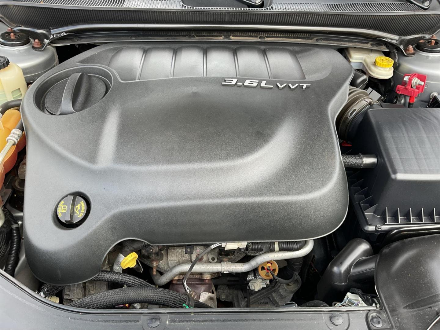 2013 Chrysler 200 Limited (1C3CCBCG9DN) with an Other engine, located at 4508 South Dixie Dr, Moraine, OH, 45439, (937) 908-9800, 39.807072, -84.031563 - Photo#10