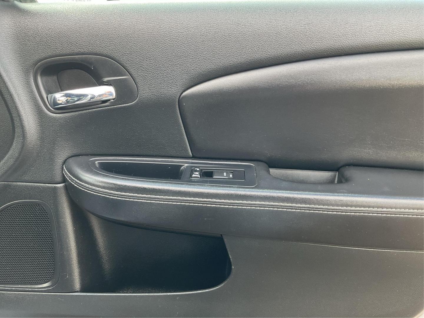 2013 Chrysler 200 Limited (1C3CCBCG9DN) with an Other engine, located at 4508 South Dixie Dr, Moraine, OH, 45439, (937) 908-9800, 39.807072, -84.031563 - Photo#17